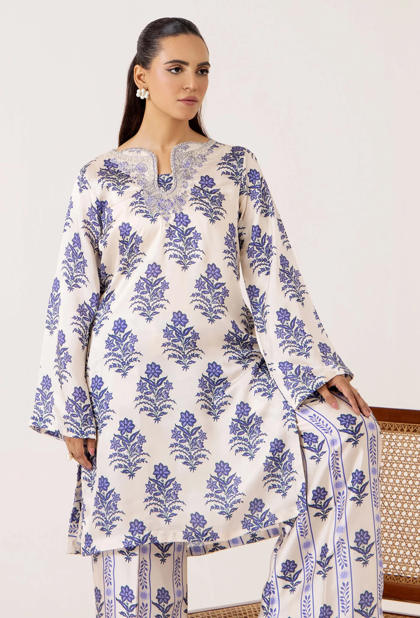 2-PC EMB SILK 7630 - Image 2