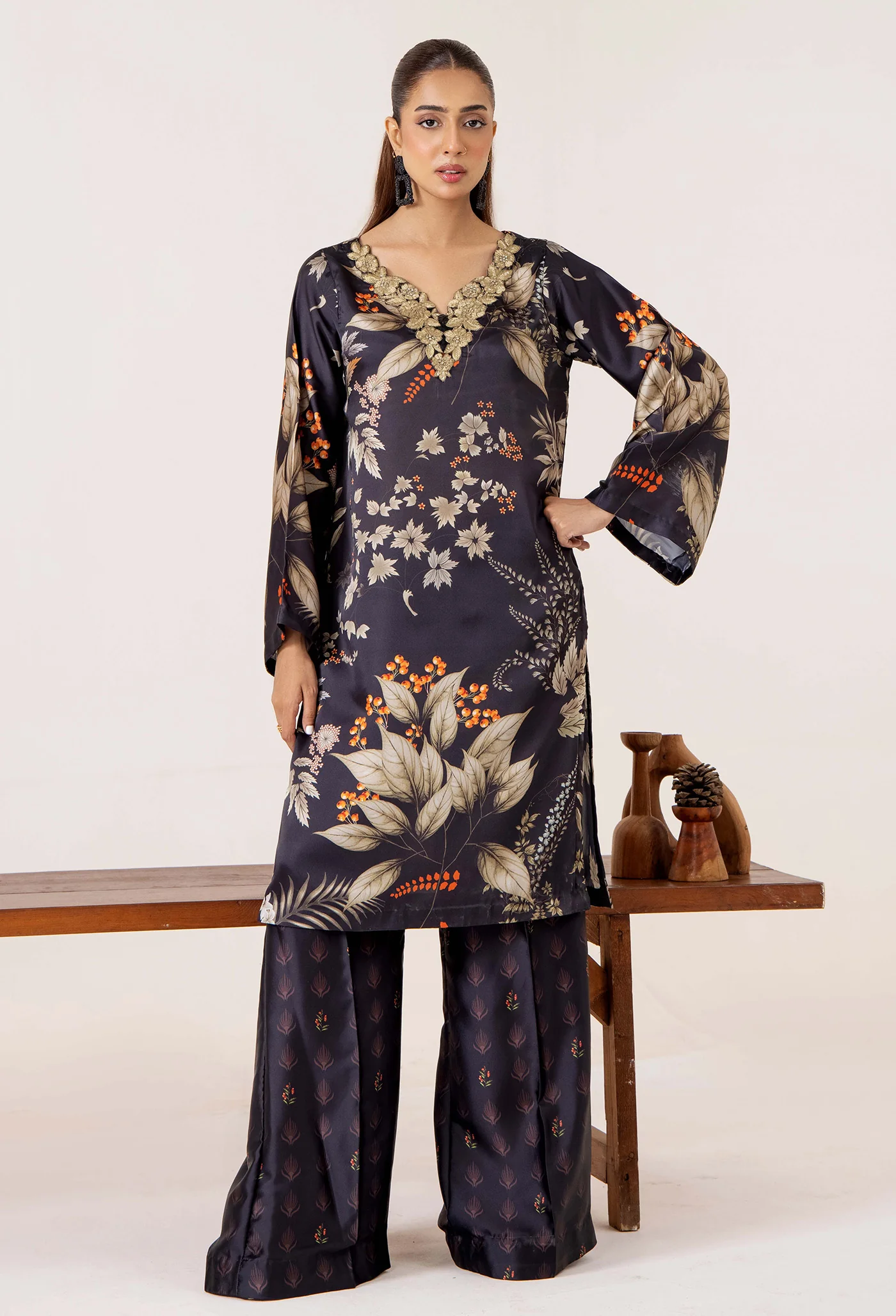 2-PC EMB SILK 7631