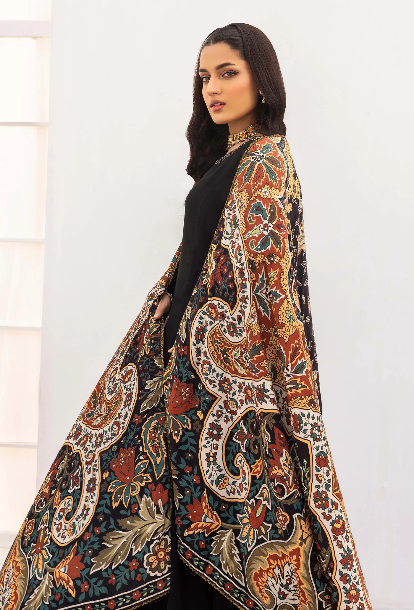 Adan's Velvet- Shawl 5438 - Image 2
