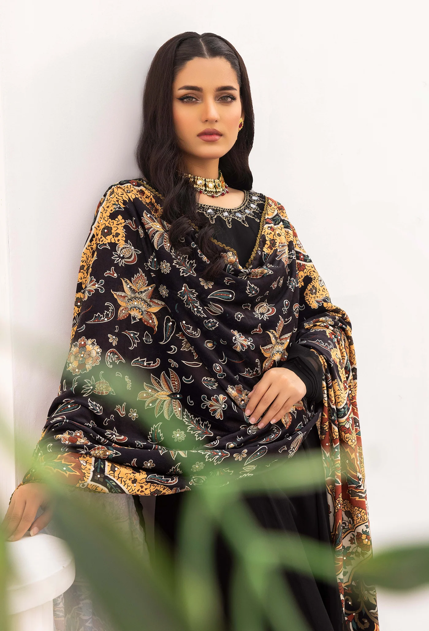 Adan's Velvet- Shawl 5438 - Image 4