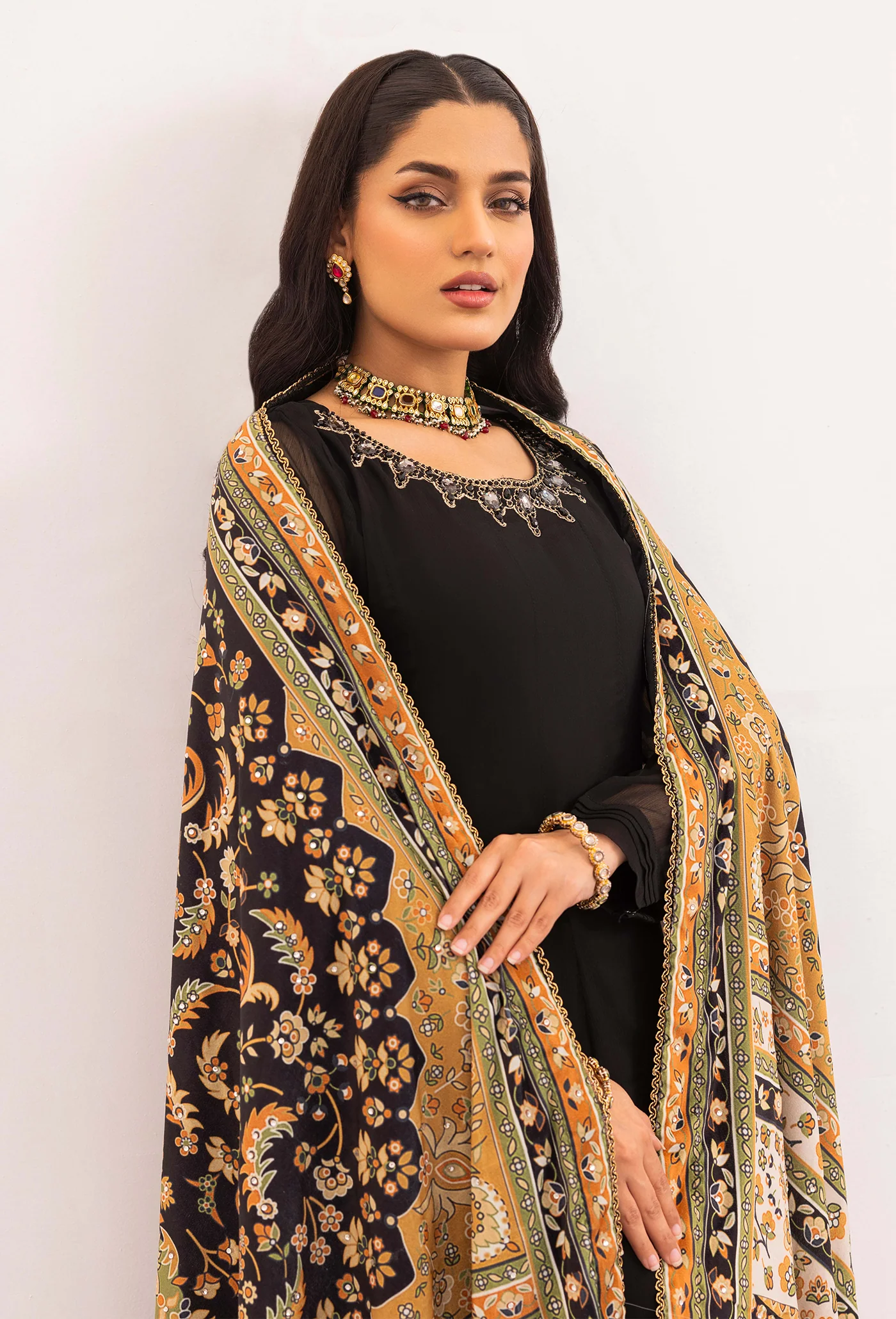 Adan's Velvet- Shawl 5441 - Image 3
