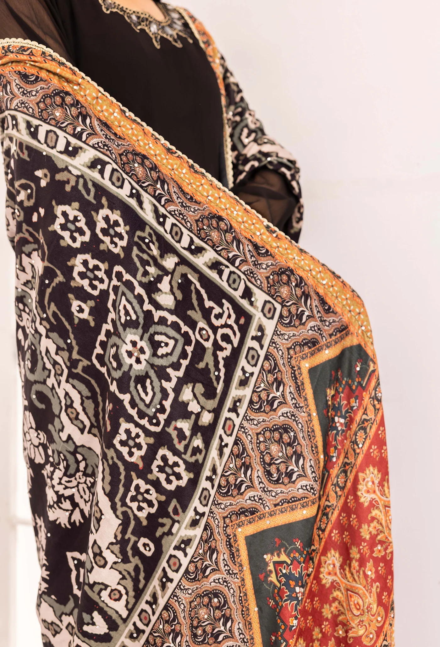 Adan's Velvet- Shawl 5446 - Image 3
