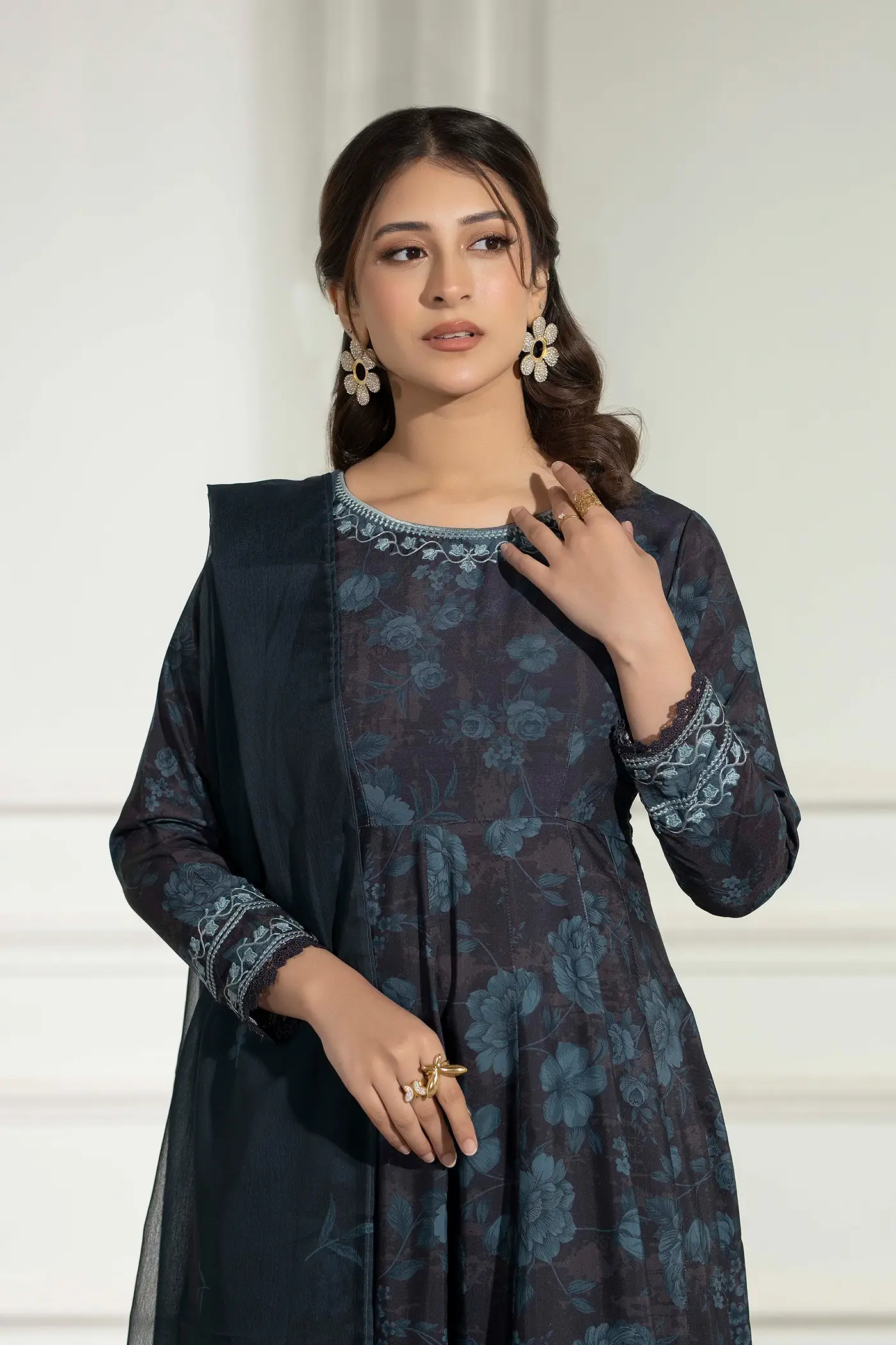 AFFAIR 1528 - Image 2