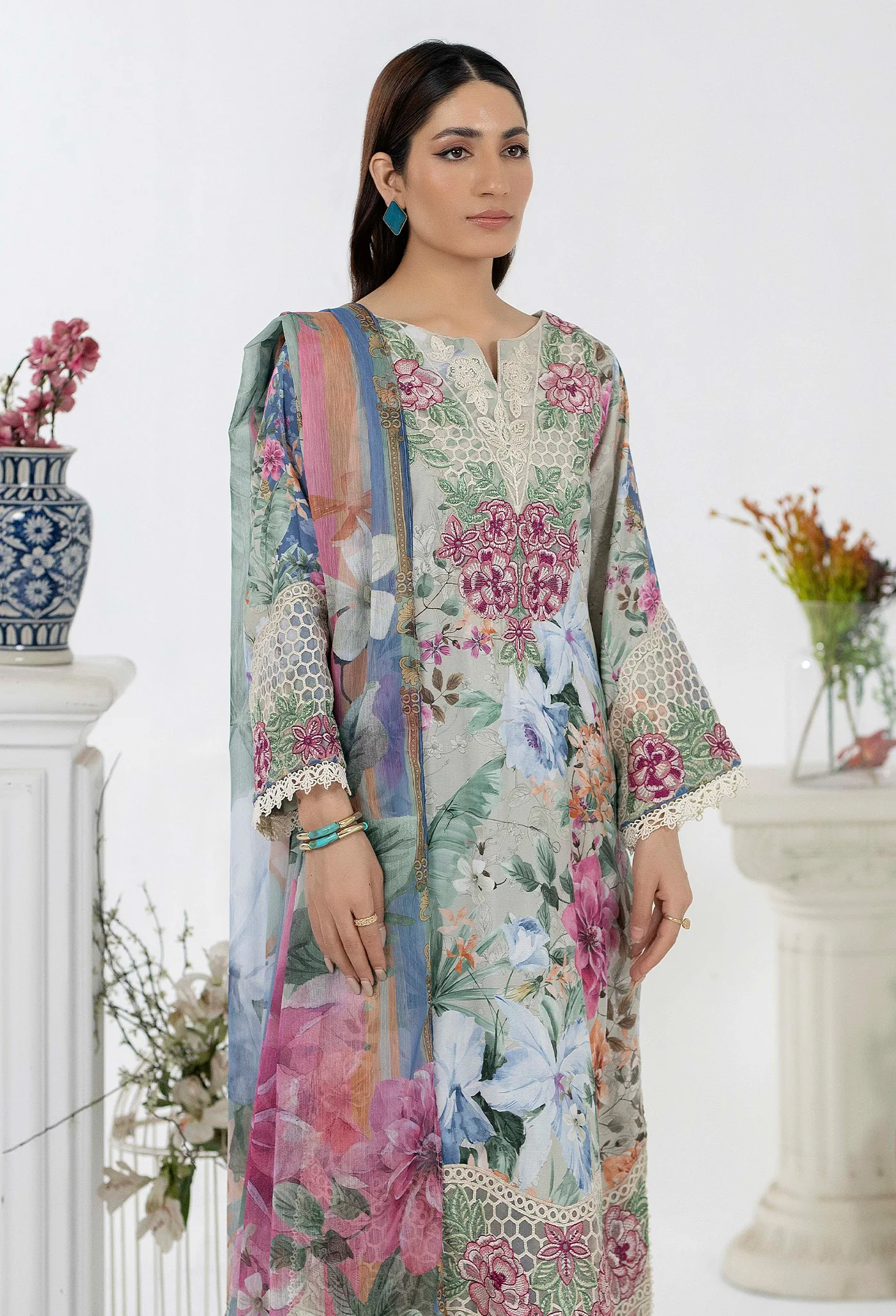 ARWA 101215 - Image 4
