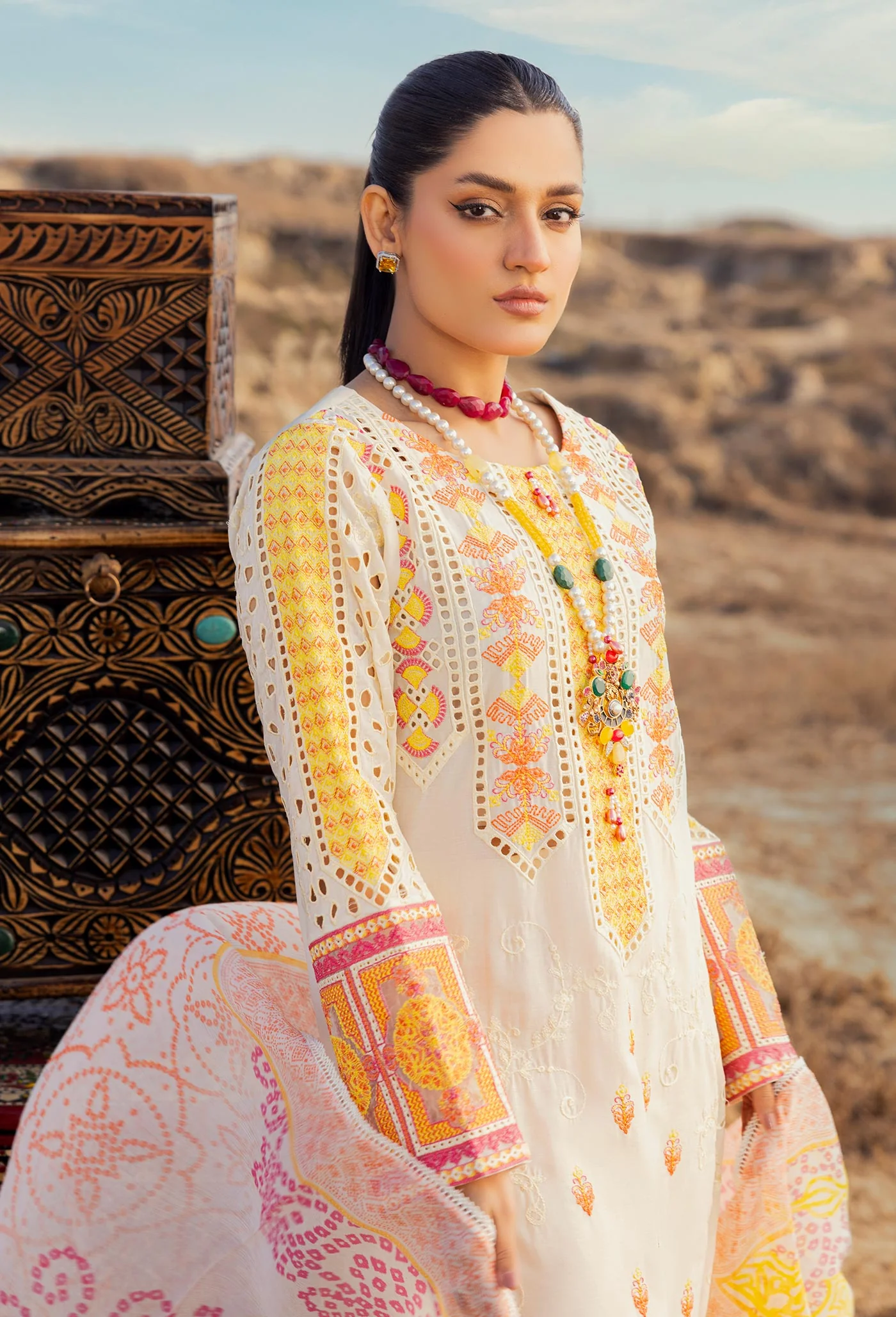 ATTIRE 9 - Image 3