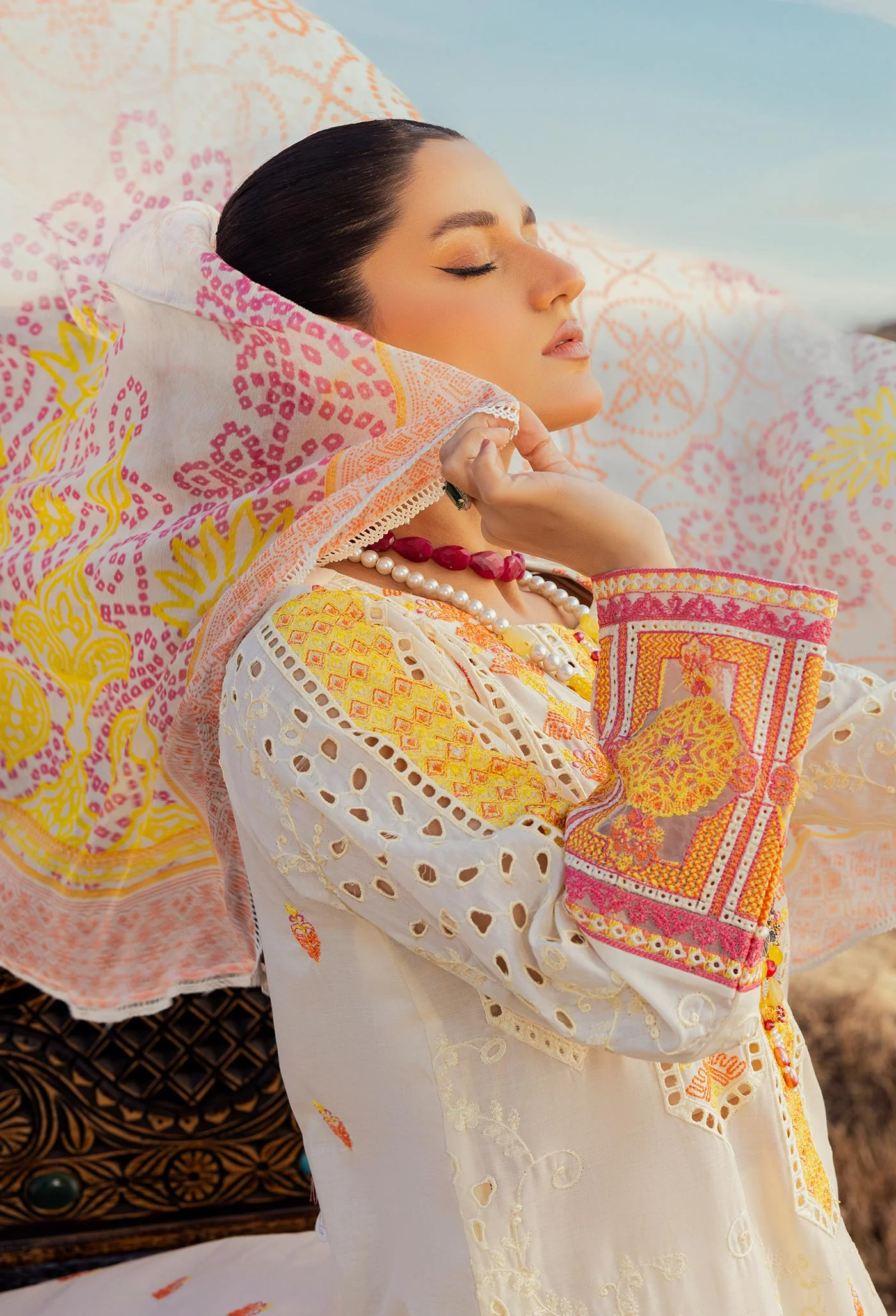 ATTIRE 9 - Image 4