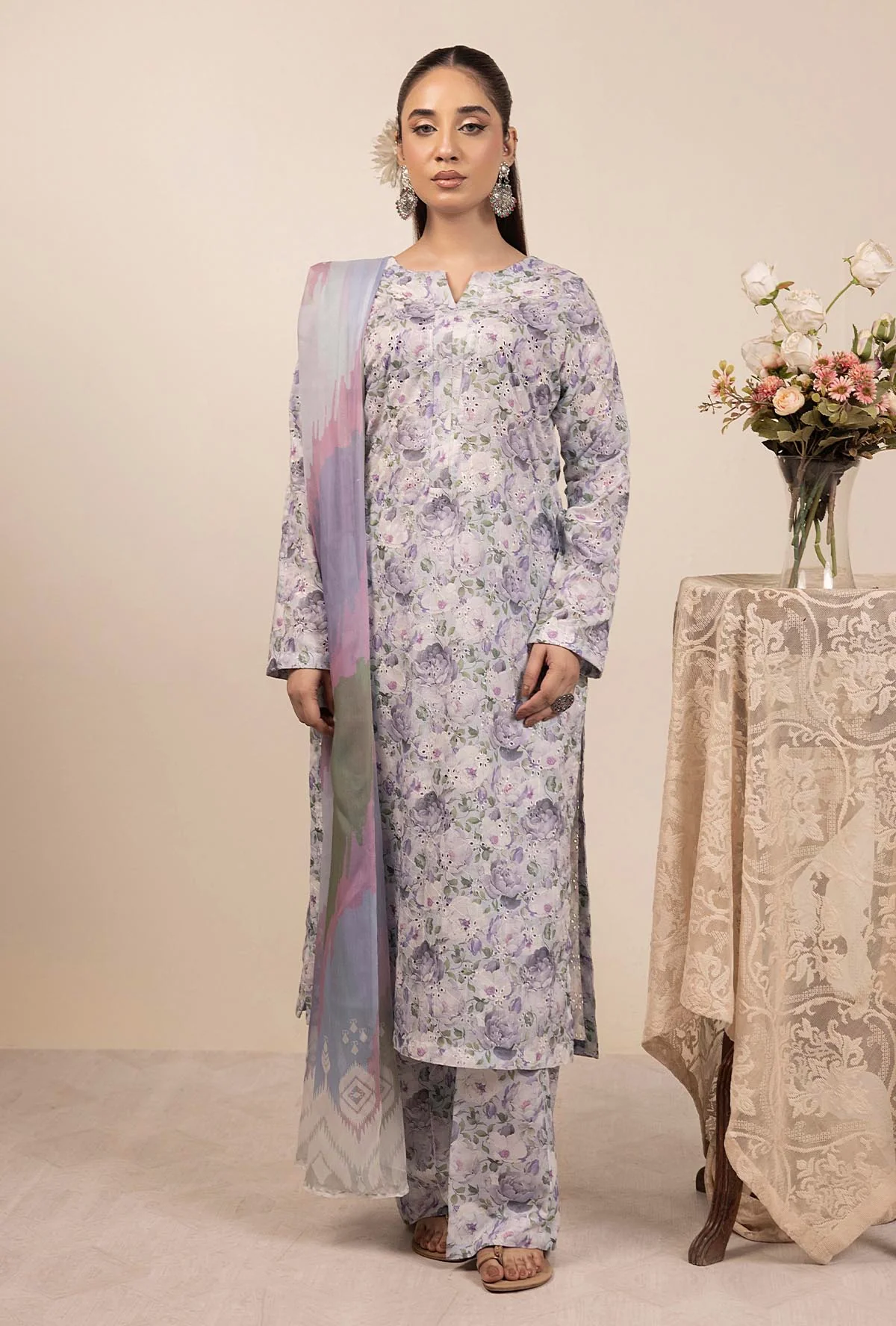 BASIC CHIKANKARI 7724