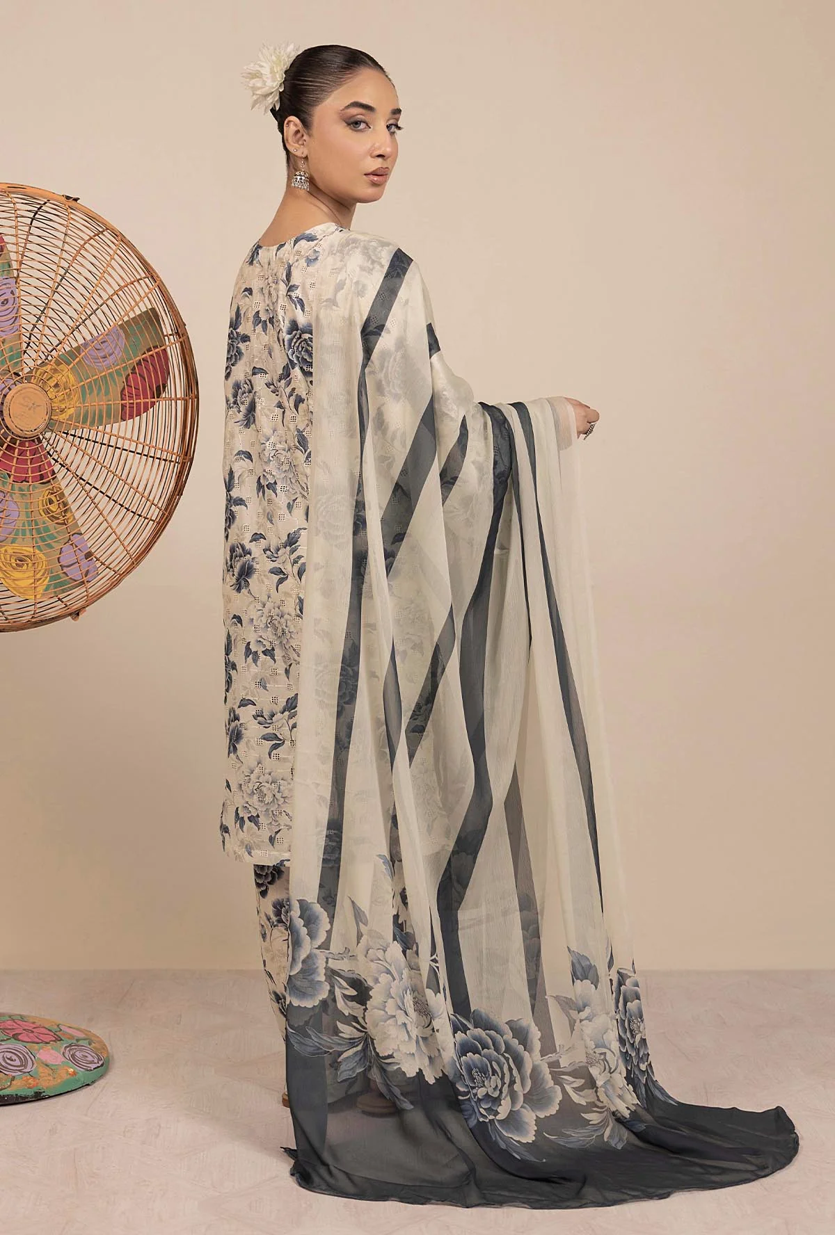 BASIC CHIKANKARI 7725 - Image 2