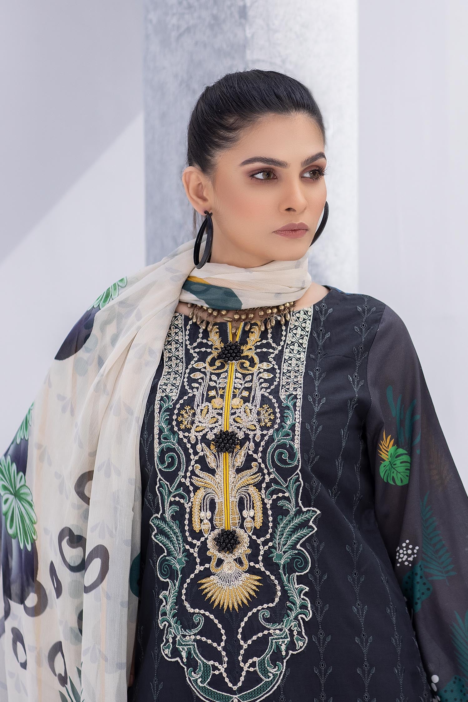 Black Marlin - Embroidered Chikankari & Printed Lawn - Image 3
