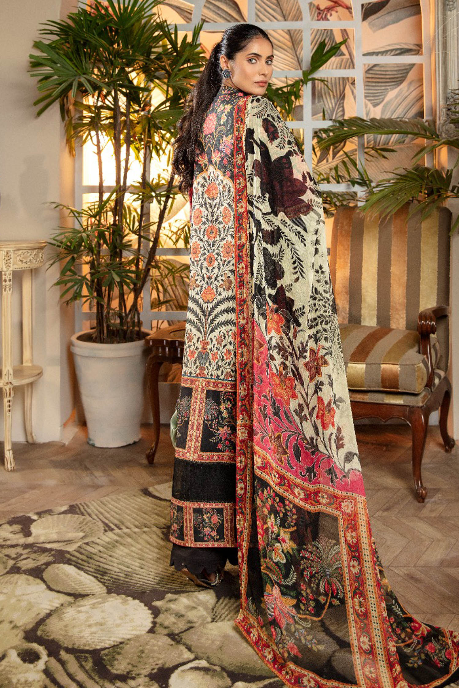 Blooming Somence - Exclusive Embroidered Lawn 3PC - Image 2