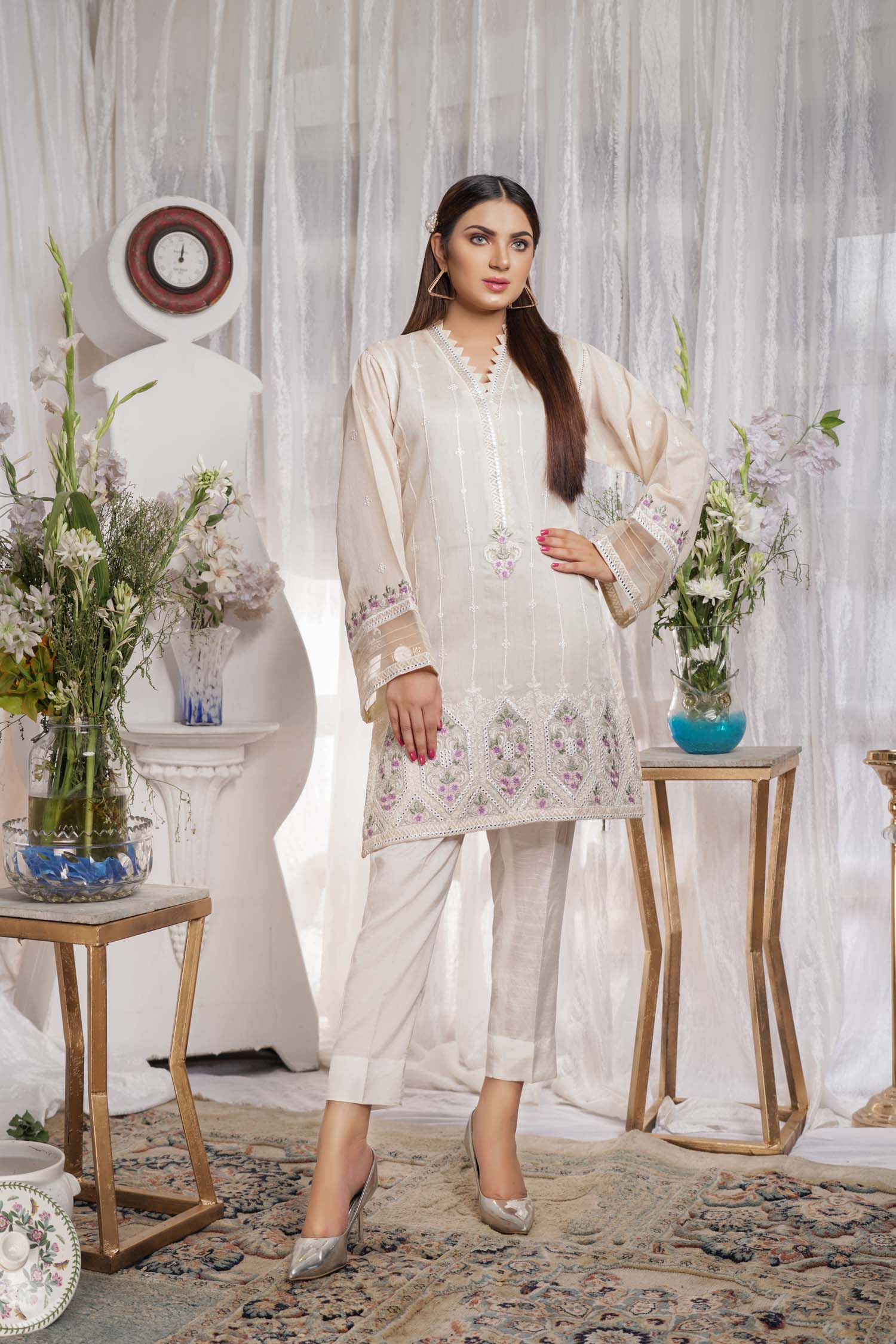 Blunt - Embroidered Paper Silk Stitch Kurti - Image 4