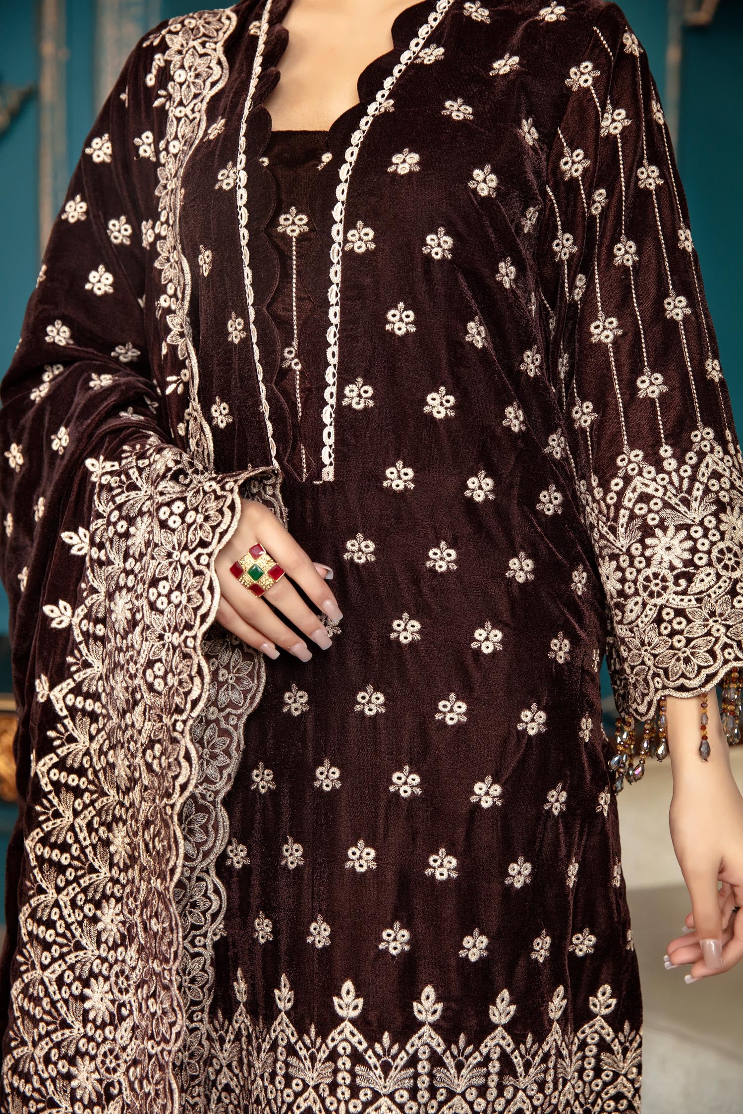 Botanical - Embroidered Velvet 3 piece - Image 5