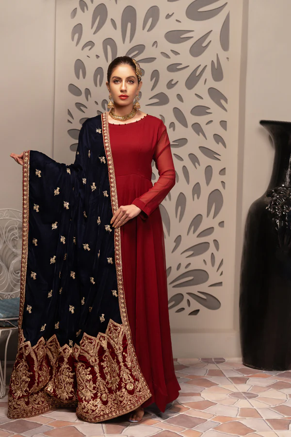Castanea - Embroidered Velvet Shawl