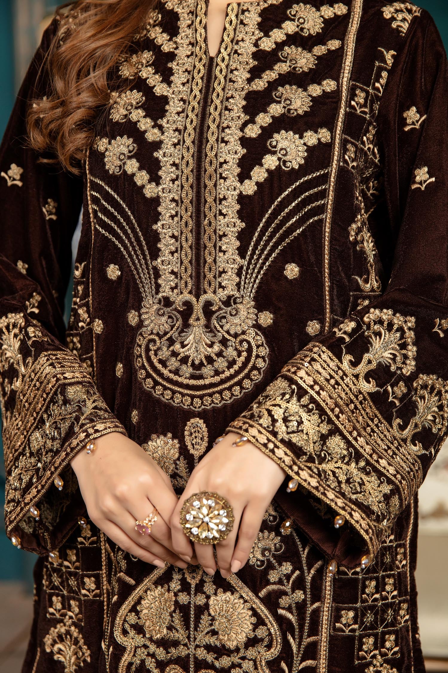 Chelin - Stitched Embroidered Velvet 2PC - Image 5