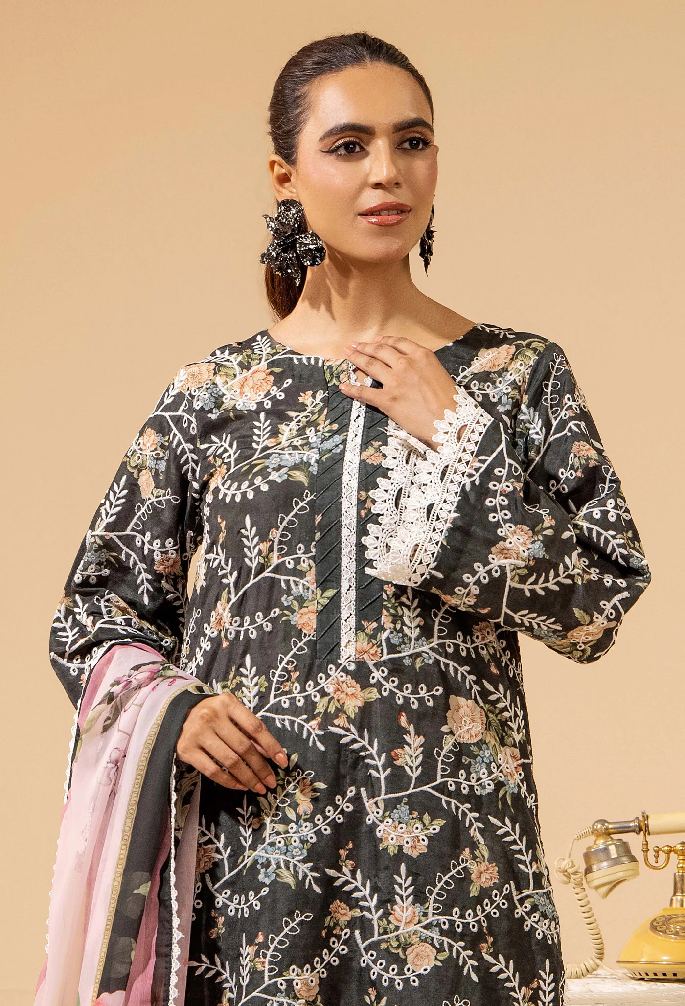 CHIKANKAARI 7594 - Image 2