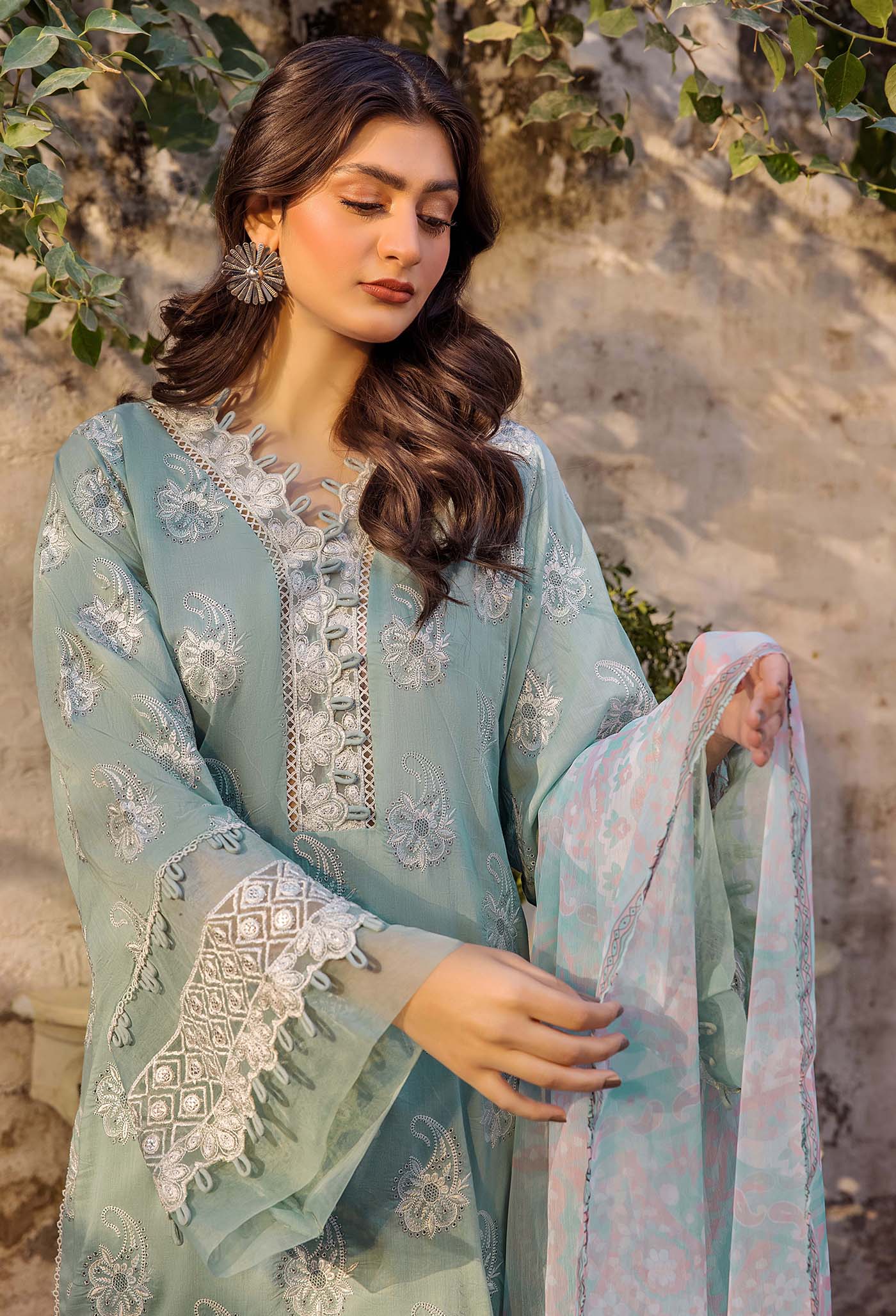 CHIKANKARI 4770