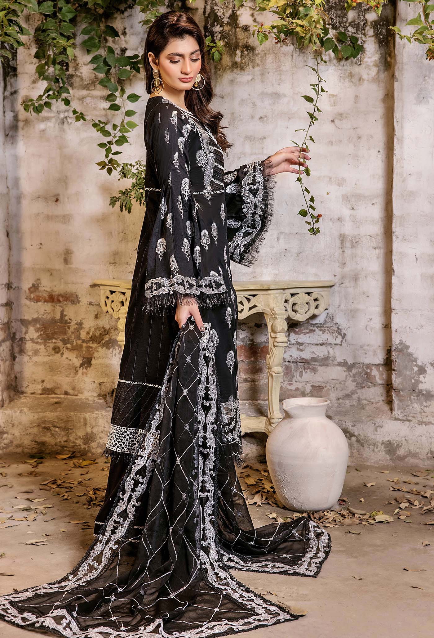 CHIKANKARI 4774