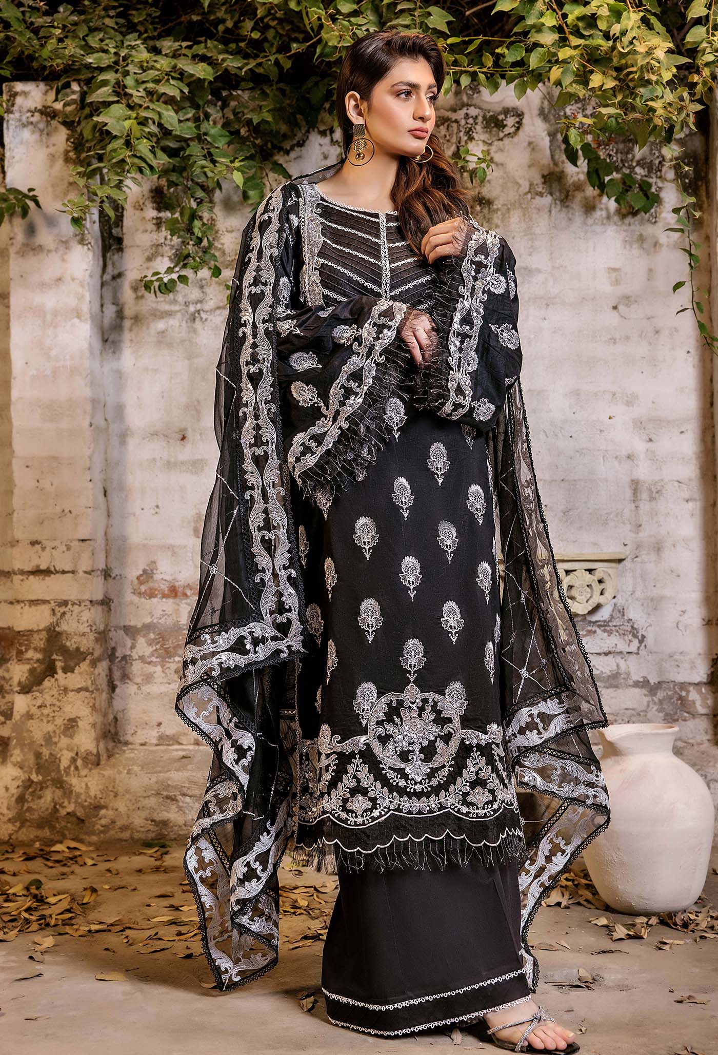 CHIKANKARI 4774 - Image 3