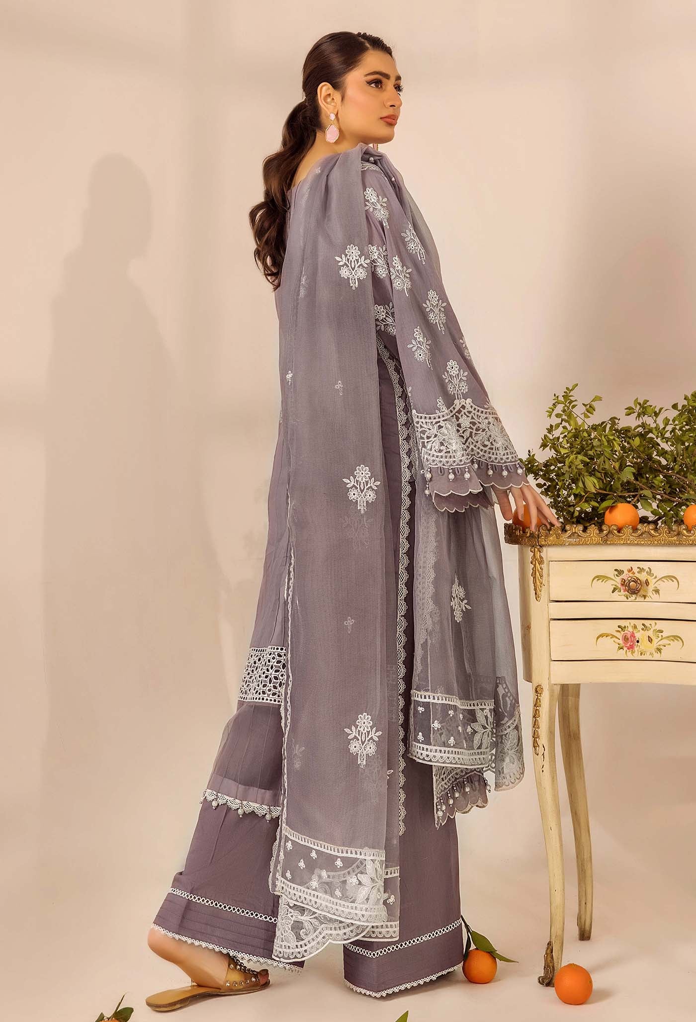 CHIKANKARI 4777 - Image 4