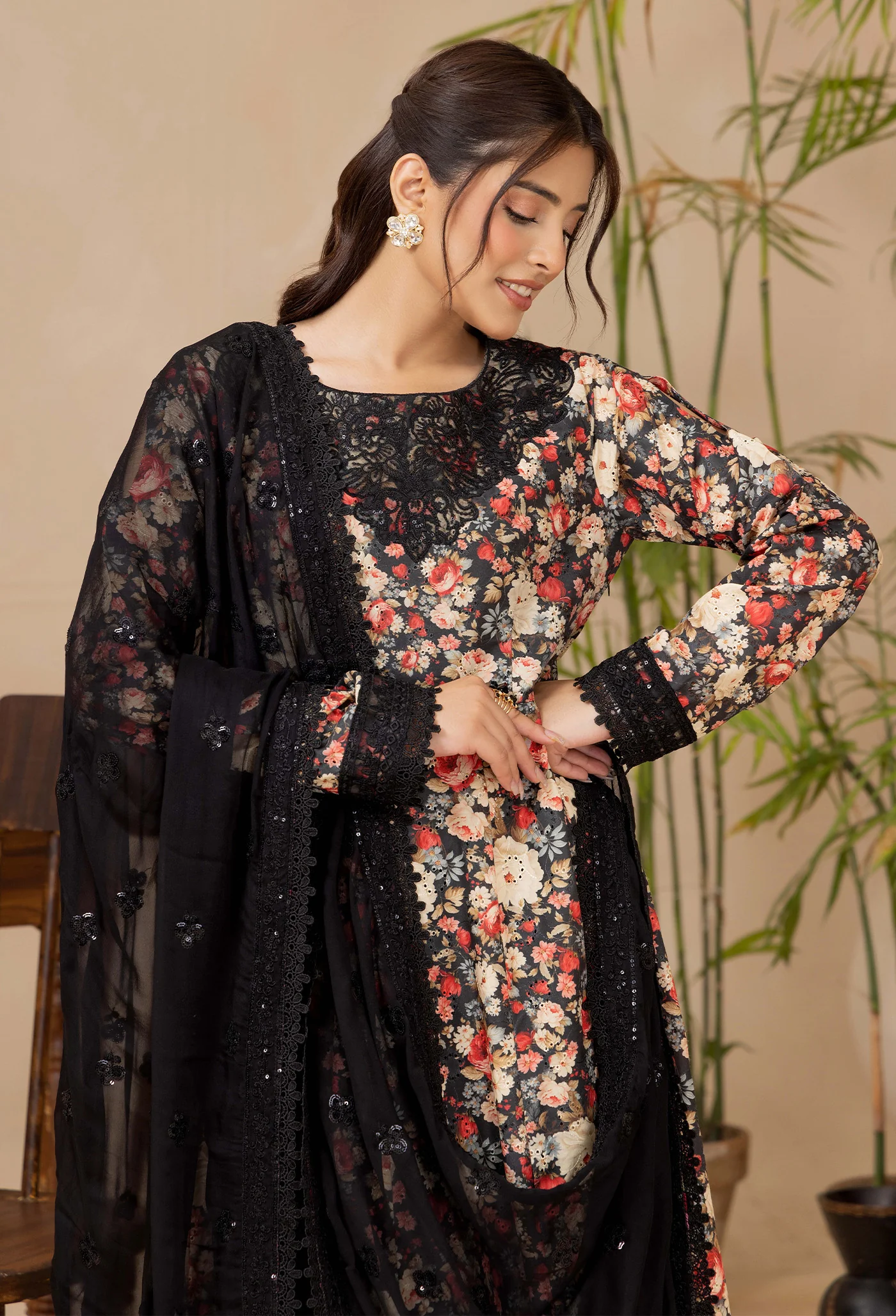 CHIKANKARI 818101 - Image 3