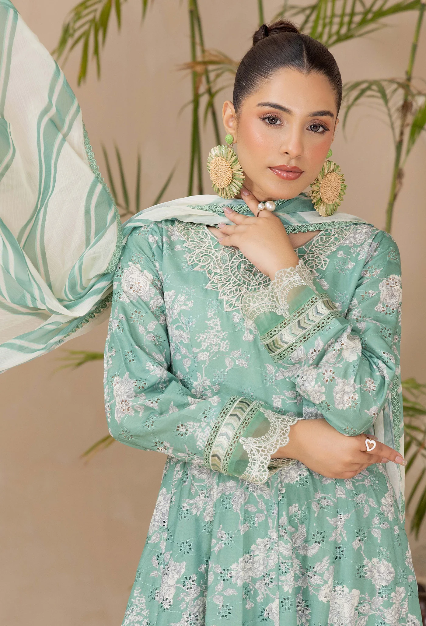 CHIKANKARI 818102