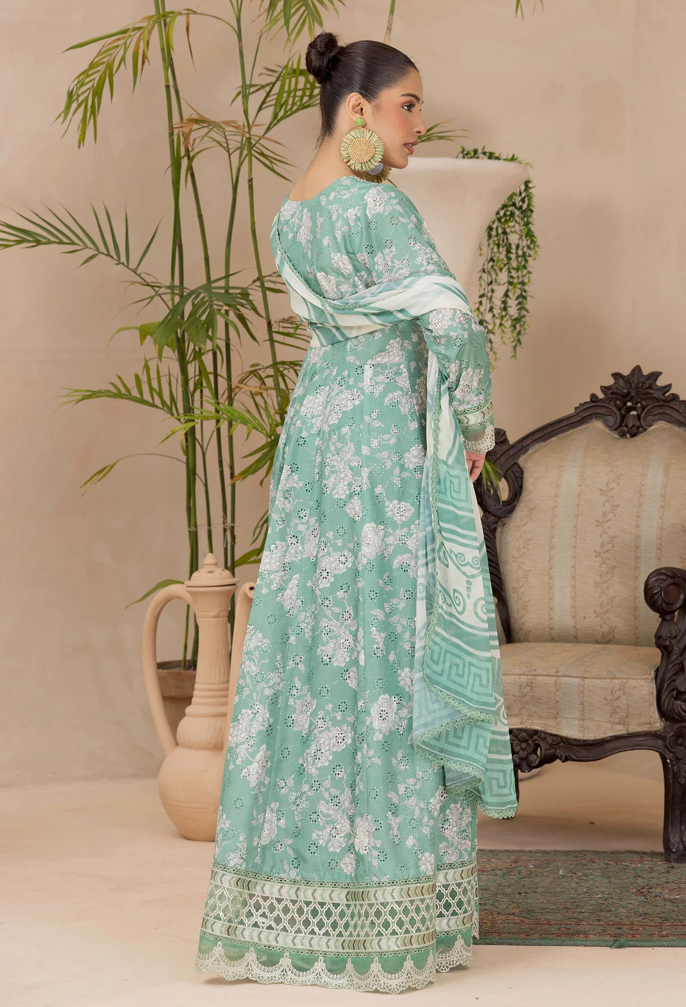 CHIKANKARI 818102 - Image 4