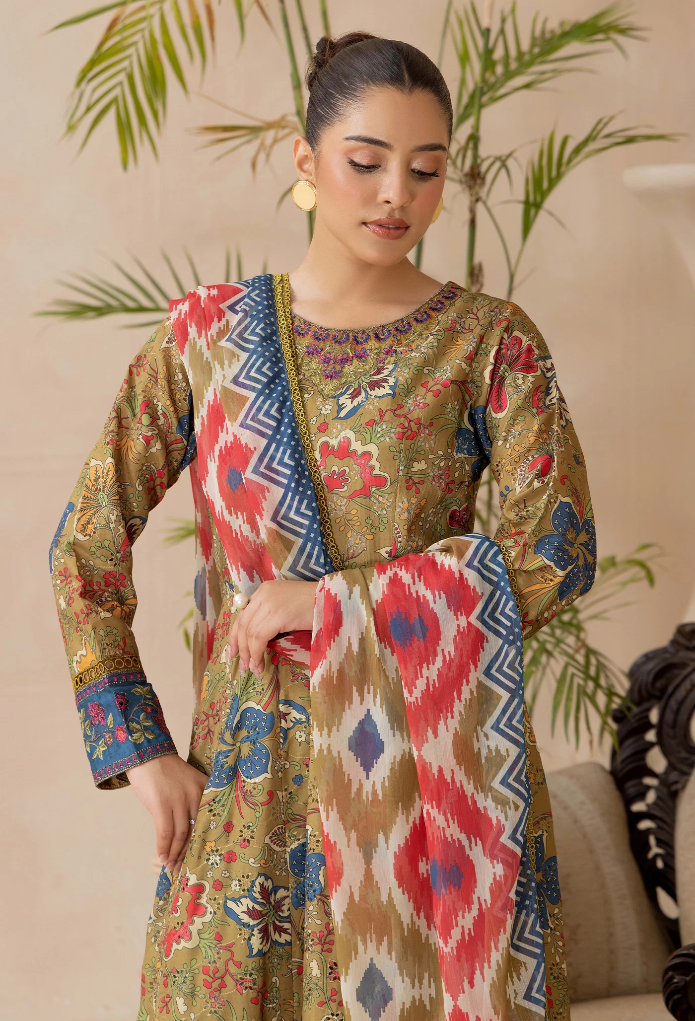 CHIKANKARI 818105 - Image 2