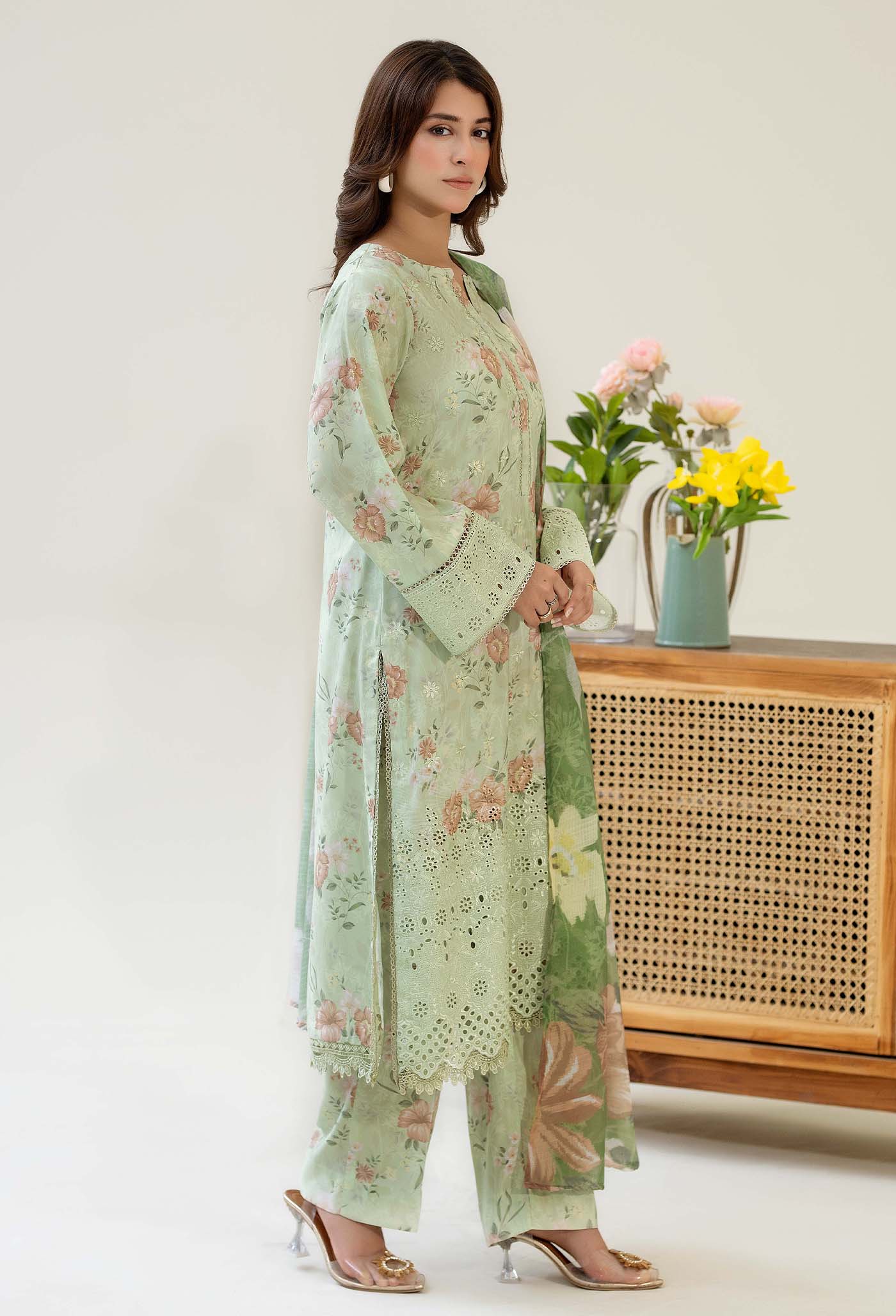 CHIKANKARI SATIN 01 - Image 4