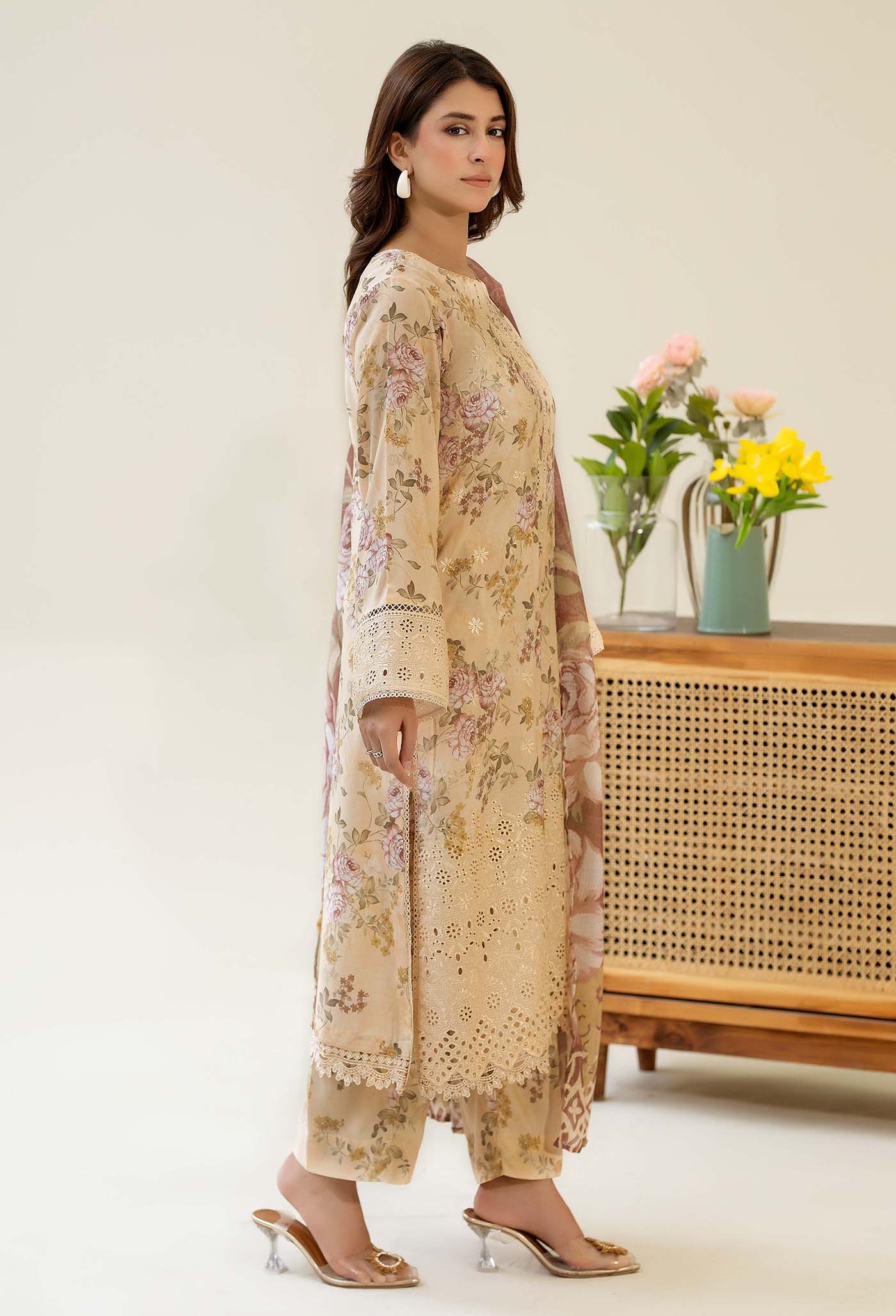 CHIKANKARI SATIN 02 - Image 3