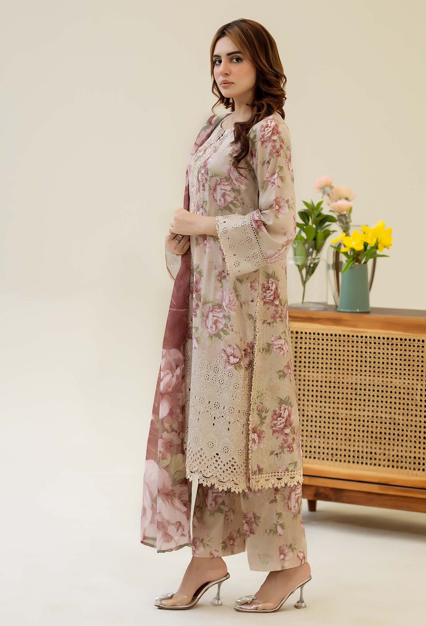 CHIKANKARI SATIN 05 - Image 4