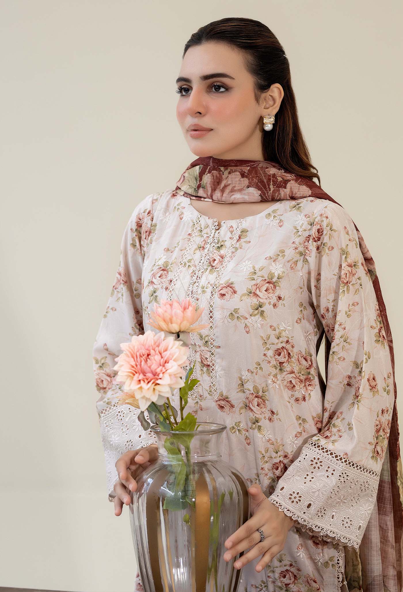 CHIKANKARI SATIN 08 - Image 2