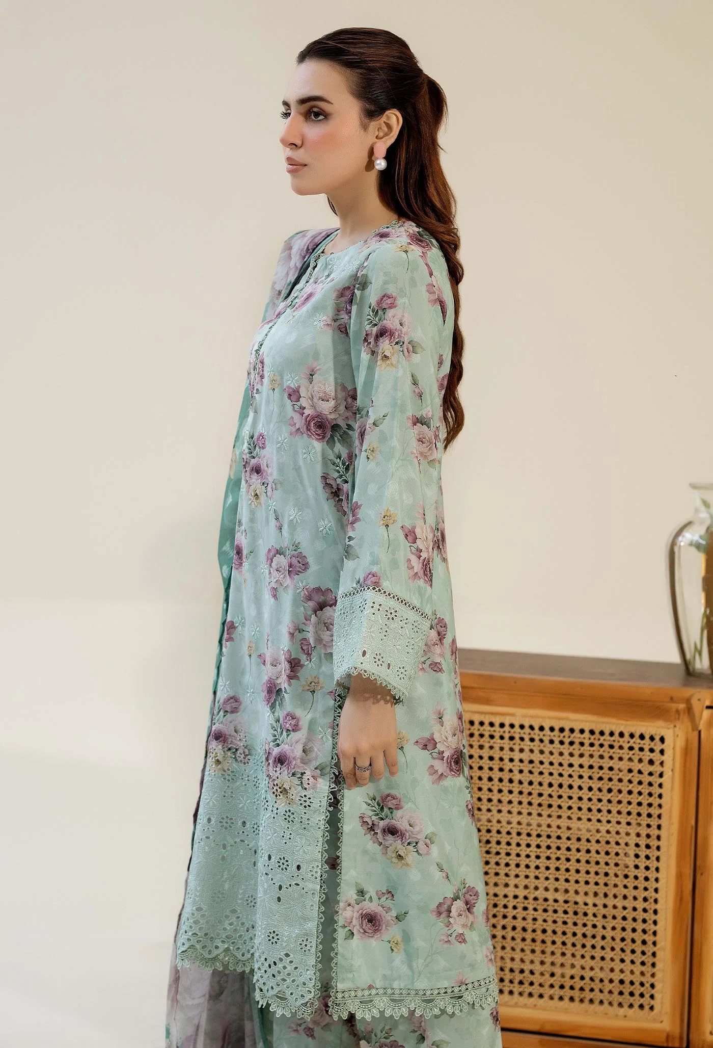 CHIKANKARI SATIN 10 - Image 3