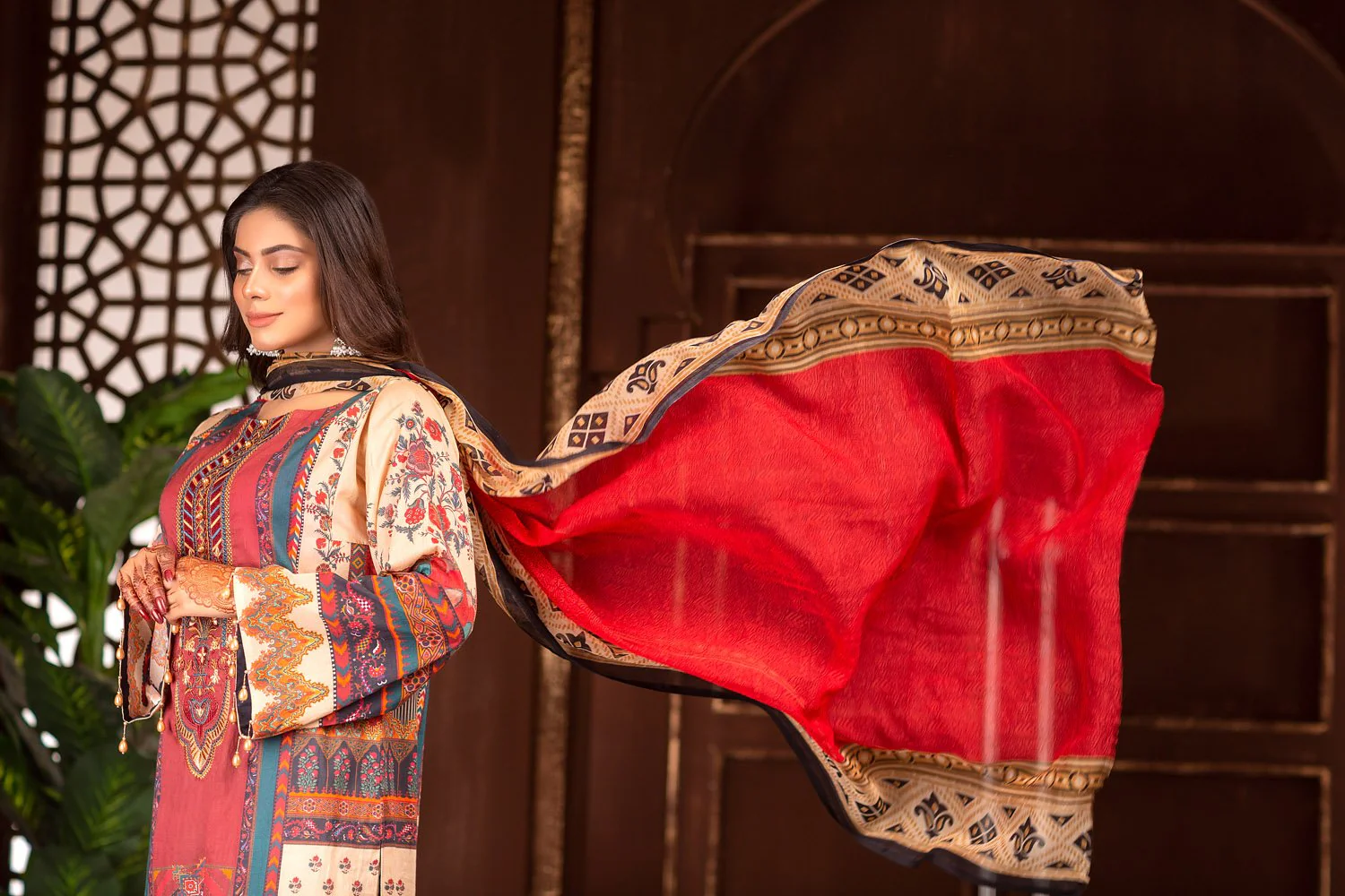 Classio - Digital Printed & Embroidered Lawn Unstitch - Image 4