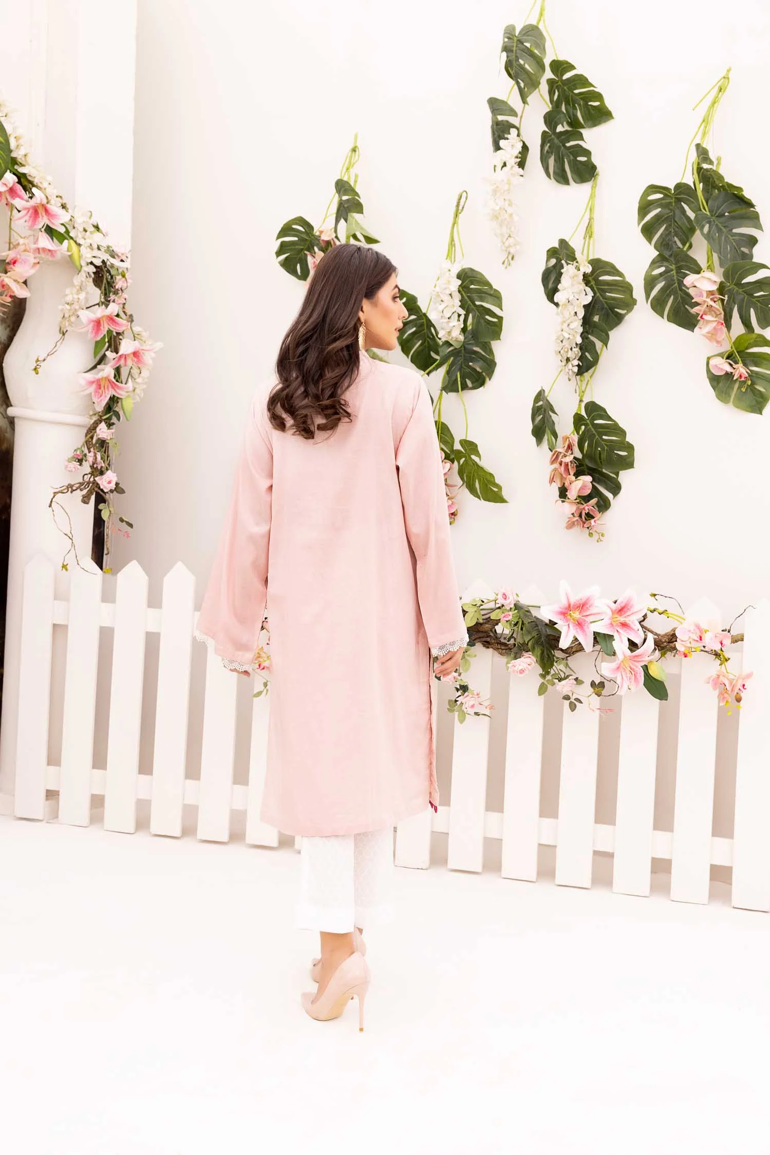 Cluim - Embroidered Schiflli Lawn Stitched - Image 5