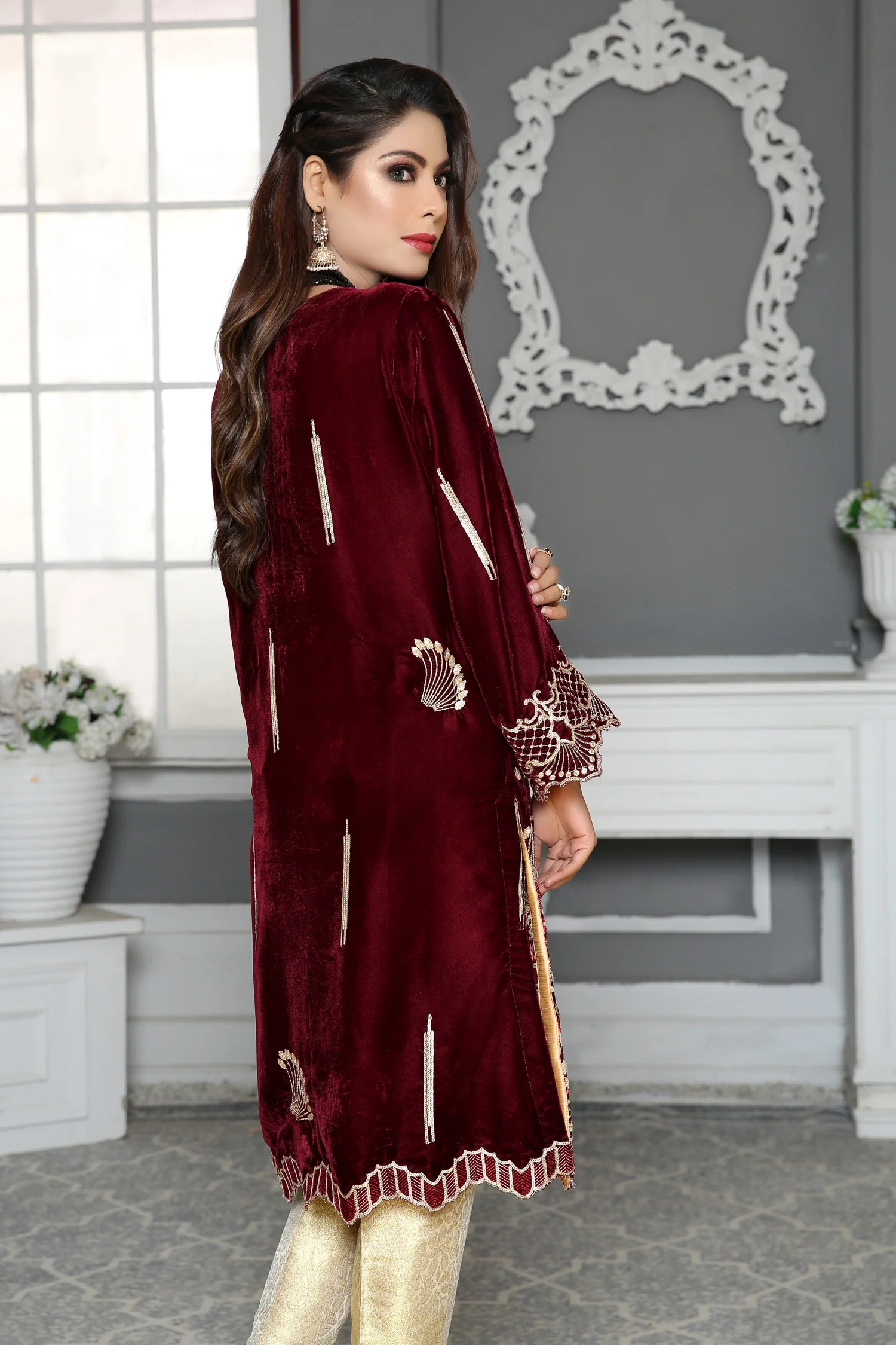 daylily- Embroidered Velvet Unstitch Kurti - Image 3
