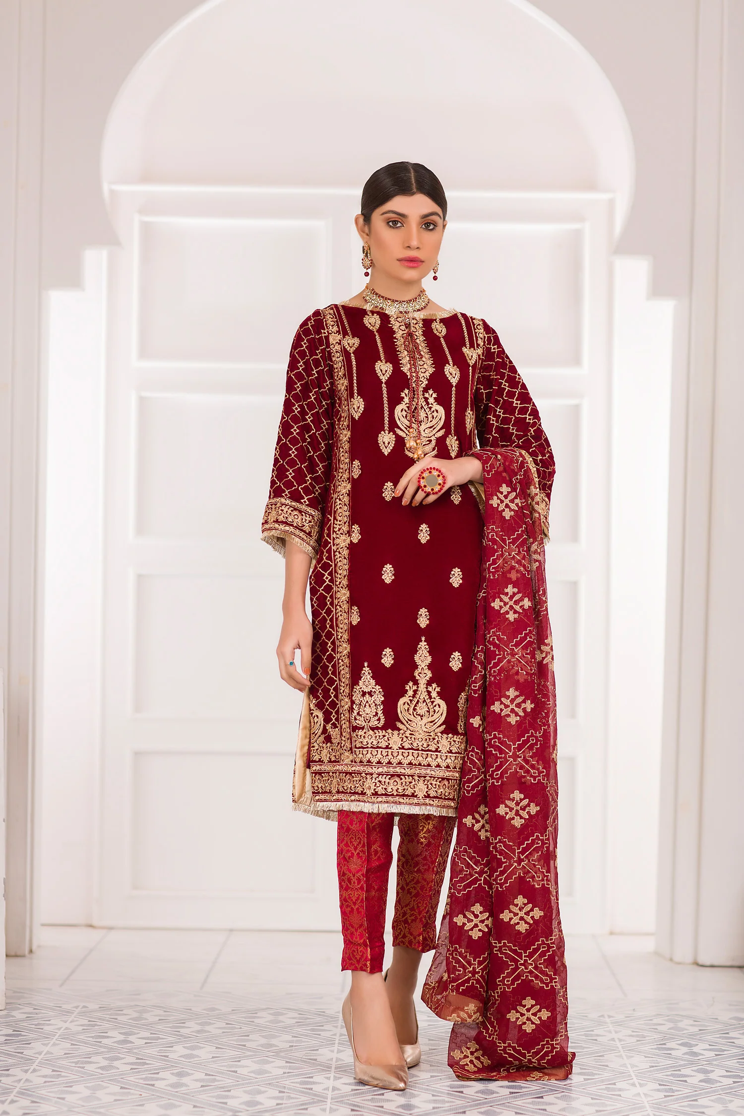 Deluxe - Luxury Embroidered Velvet 3PC