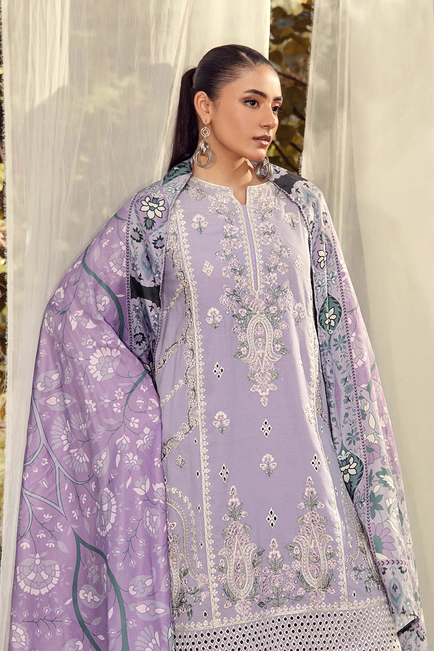 DHANAK 7842