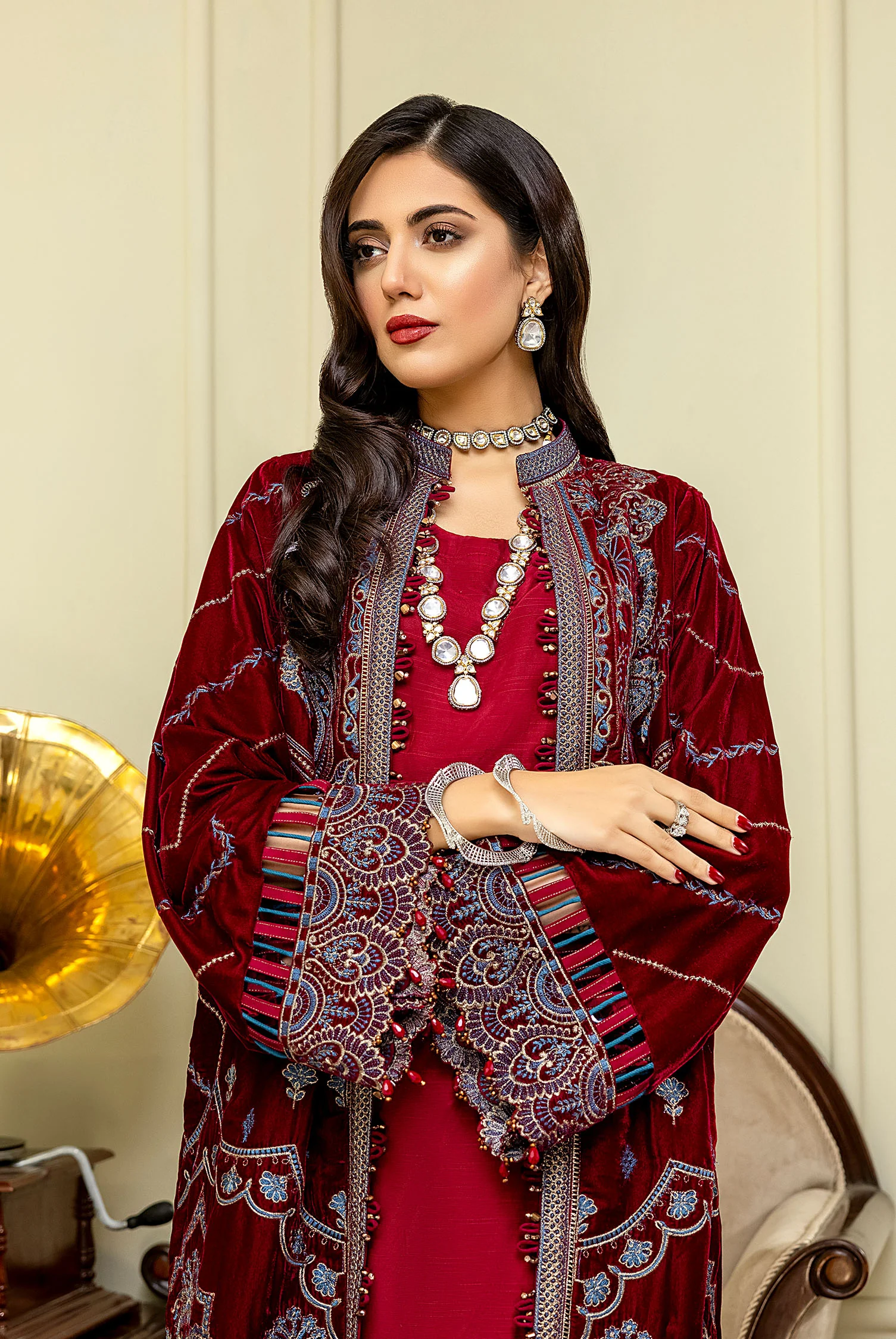 Diantus-B - Embroidered Velvet 3PC - Image 3