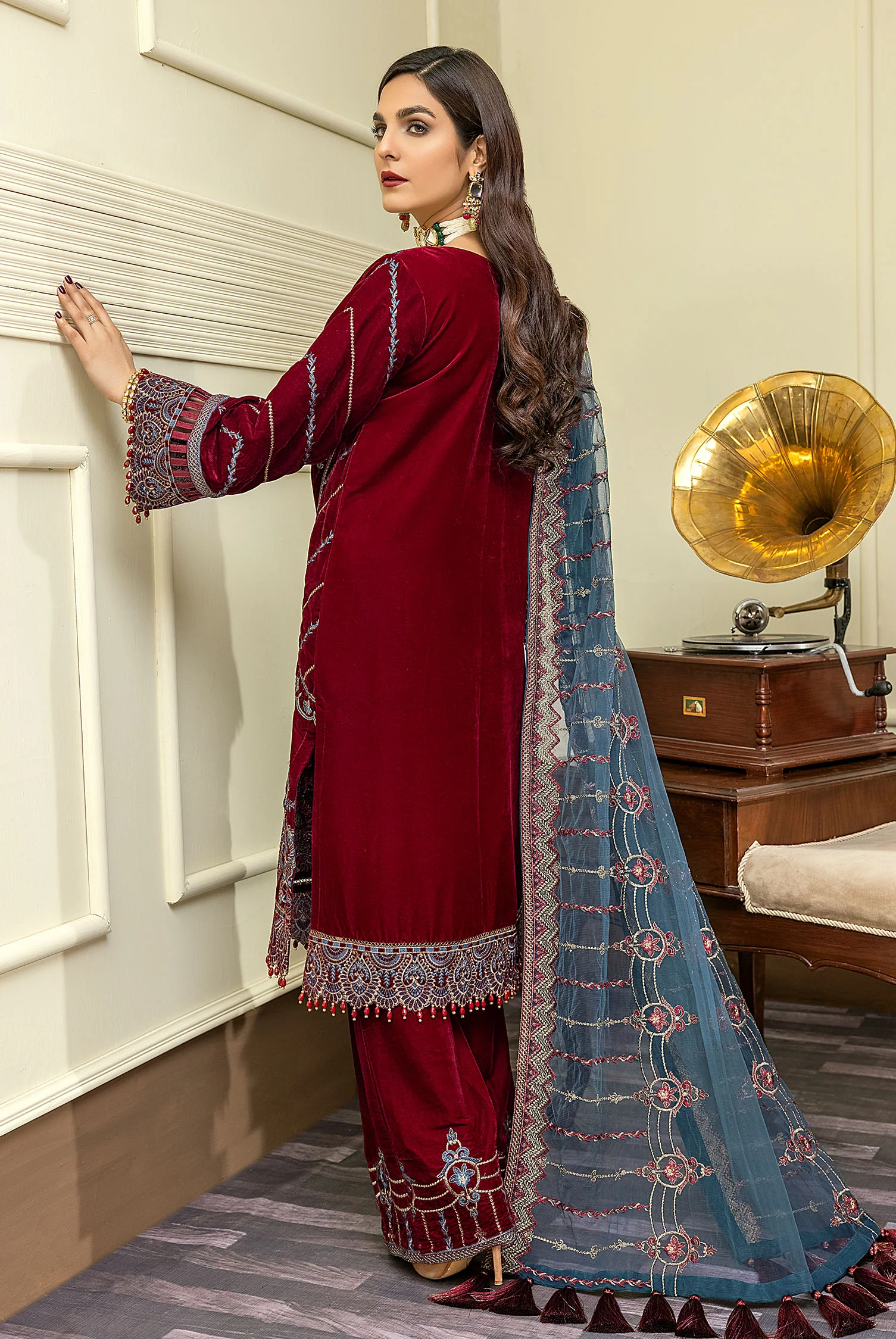Diantus - Embroidered Velvet 3PC - Image 2