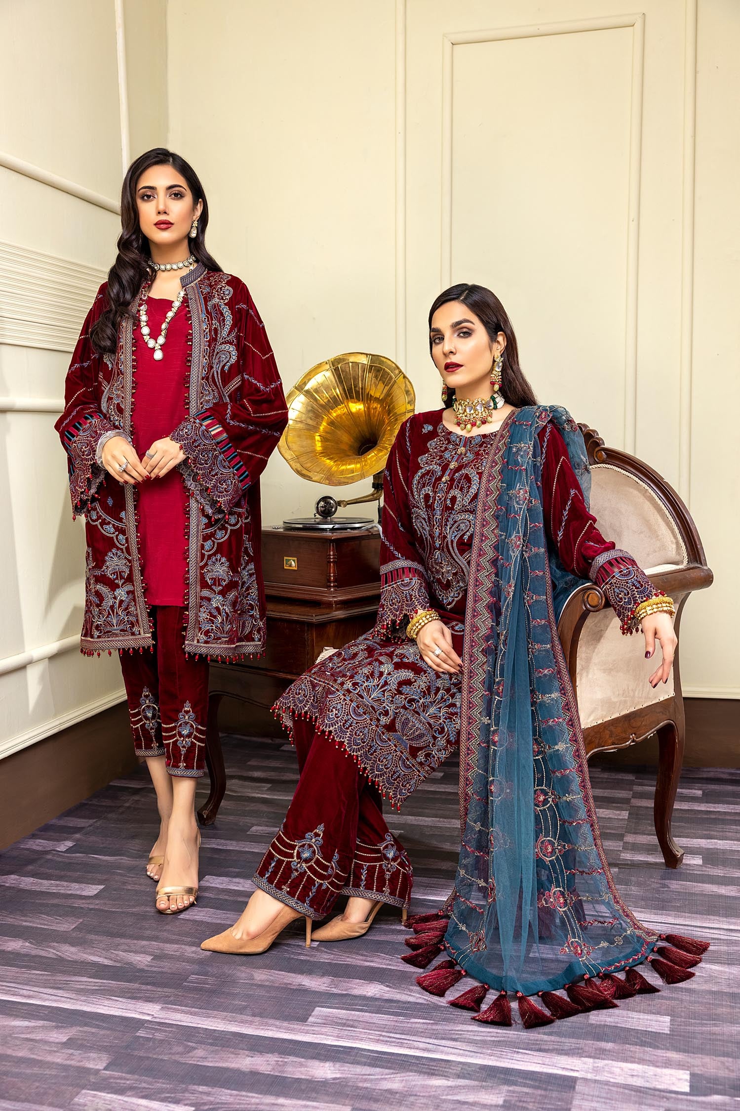 Diantus - Embroidered Velvet 3PC - Image 4