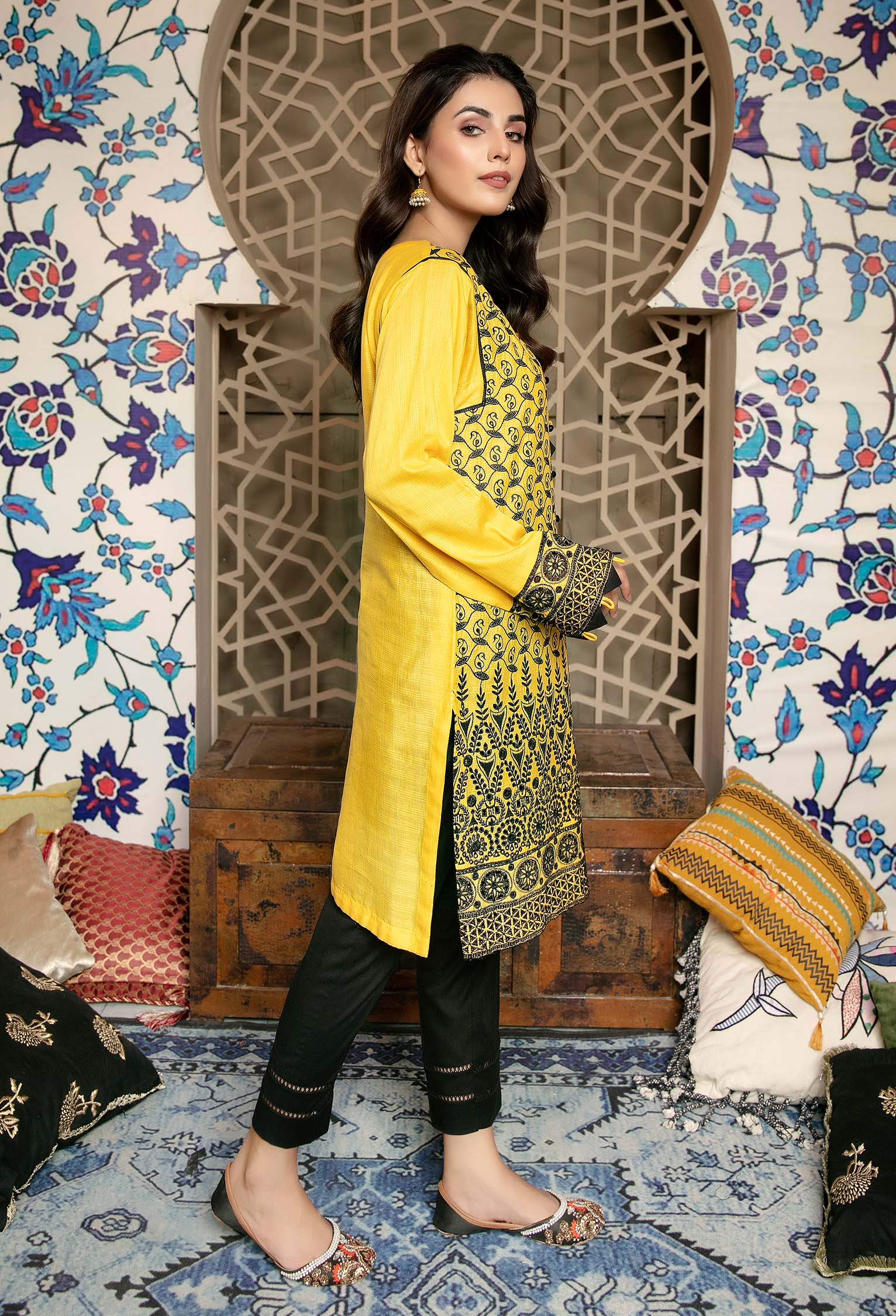 Dijon - Embroidered Chikankari Stitched Kurti - Image 2