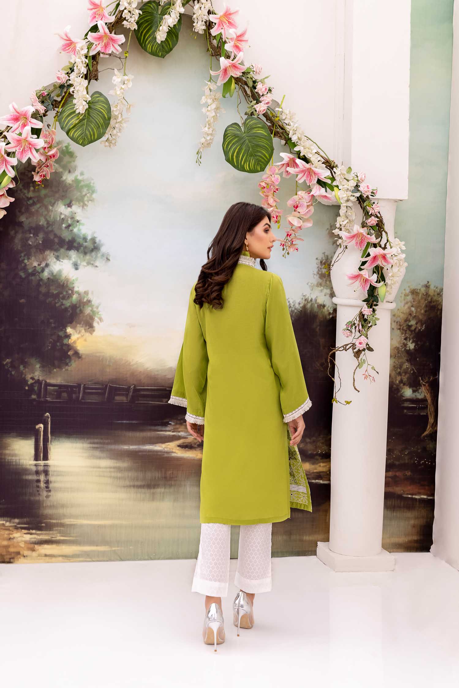 Discerning - Embroidered Schiflli Lawn Stitched - Image 4