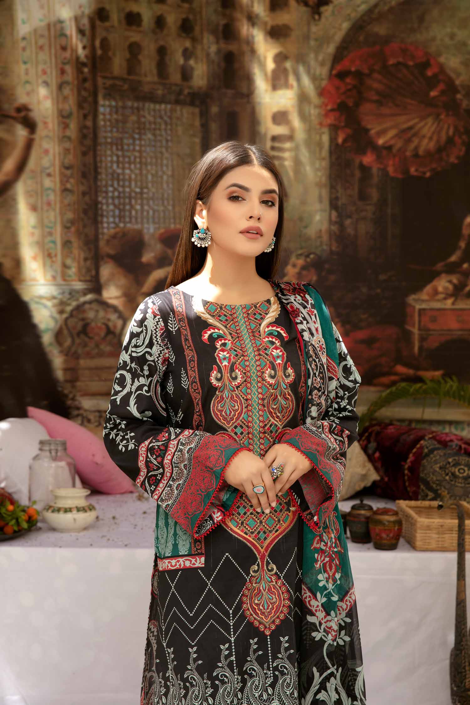 Elite Pattern - Digital Printed & Embroidered Lawn 3 piece - Image 3