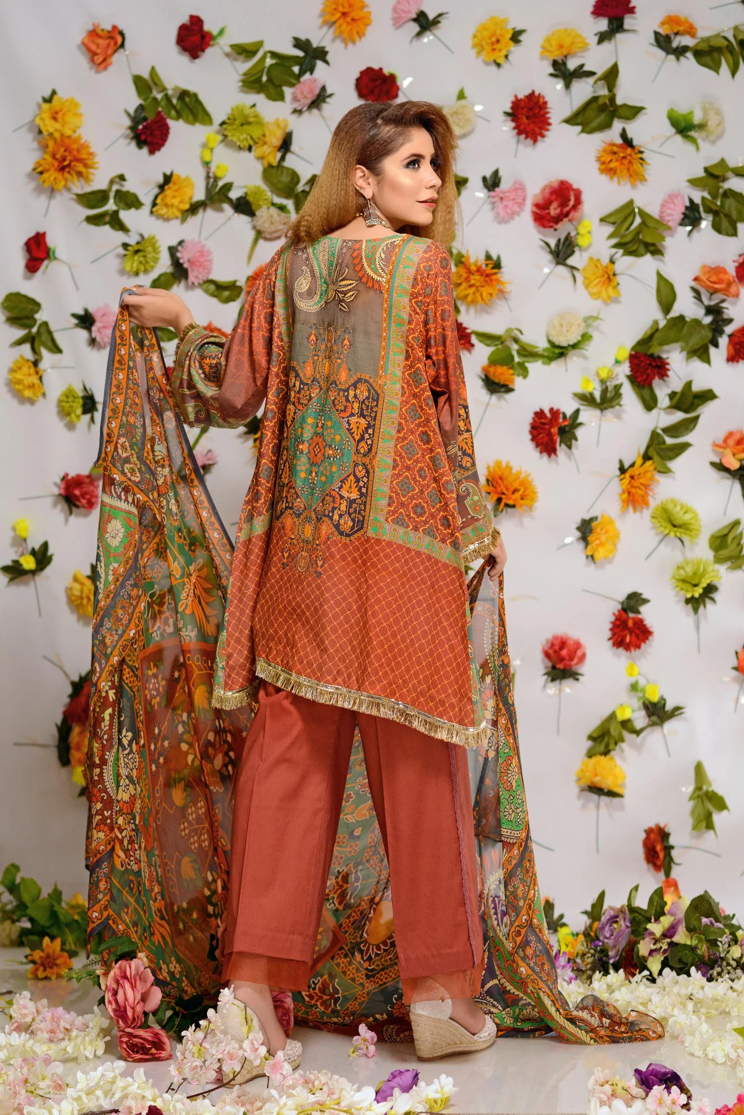 Essie - Digital Printed and Embroidered Lawn 3PC - Image 3