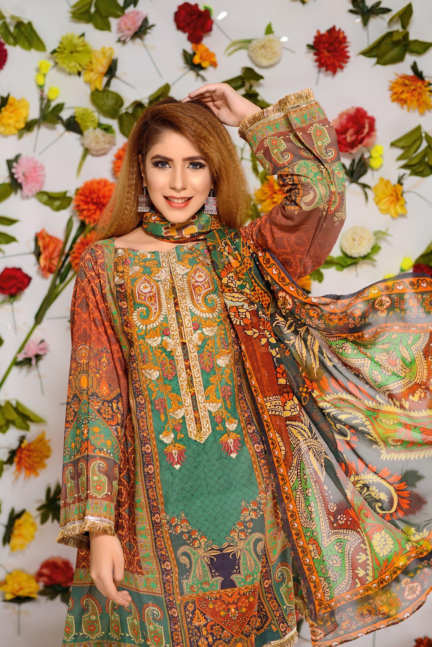 Essie - Digital Printed and Embroidered Lawn 3PC - Image 4