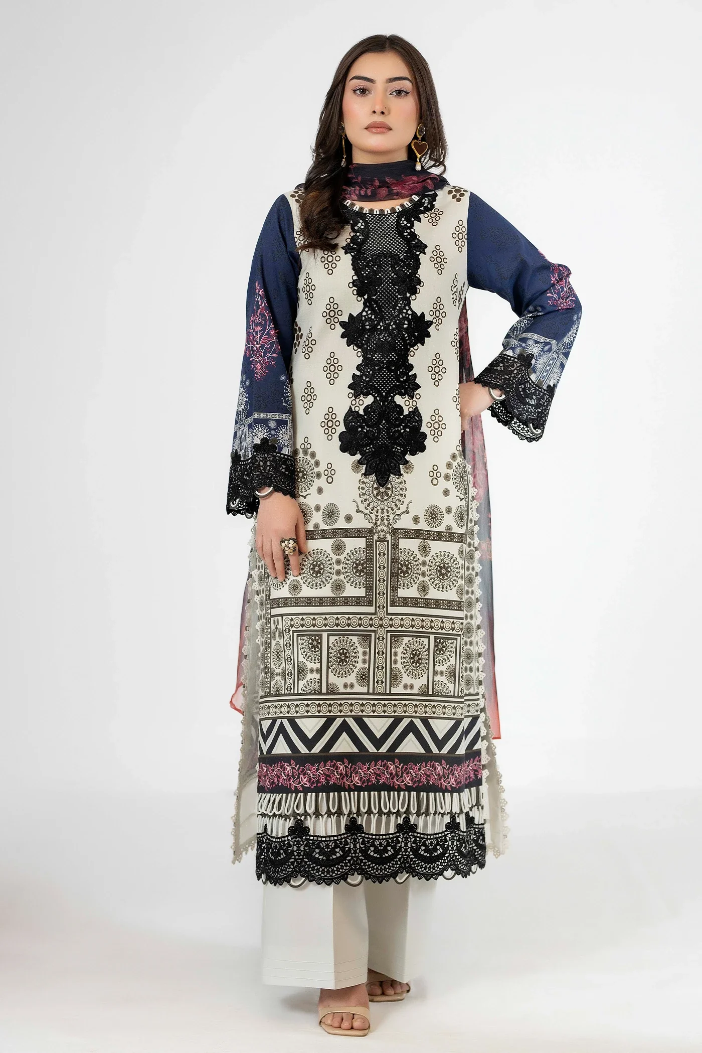 ETHNIC 1652