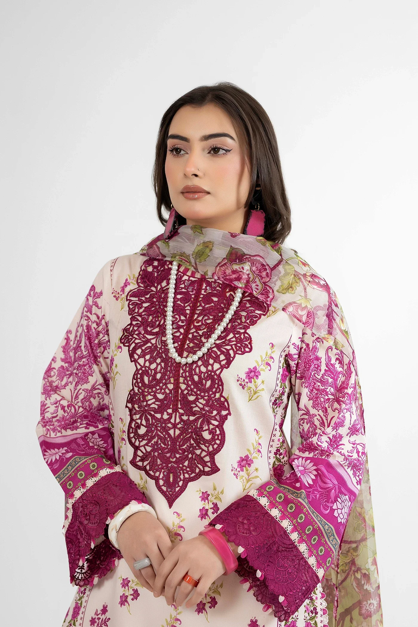 ETHNIC 1654