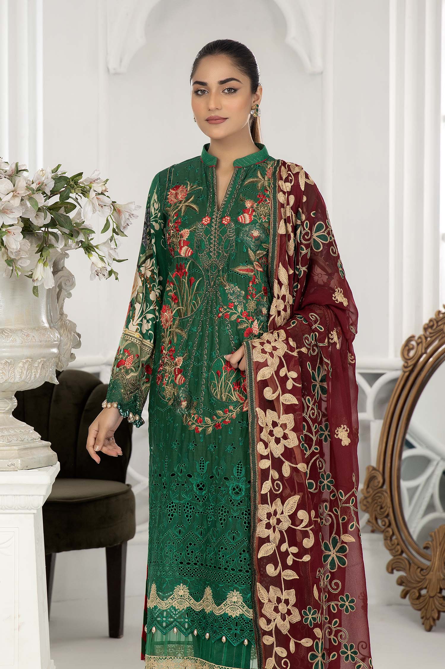 Everglade - Chikankari Lawn 3PC - Image 3