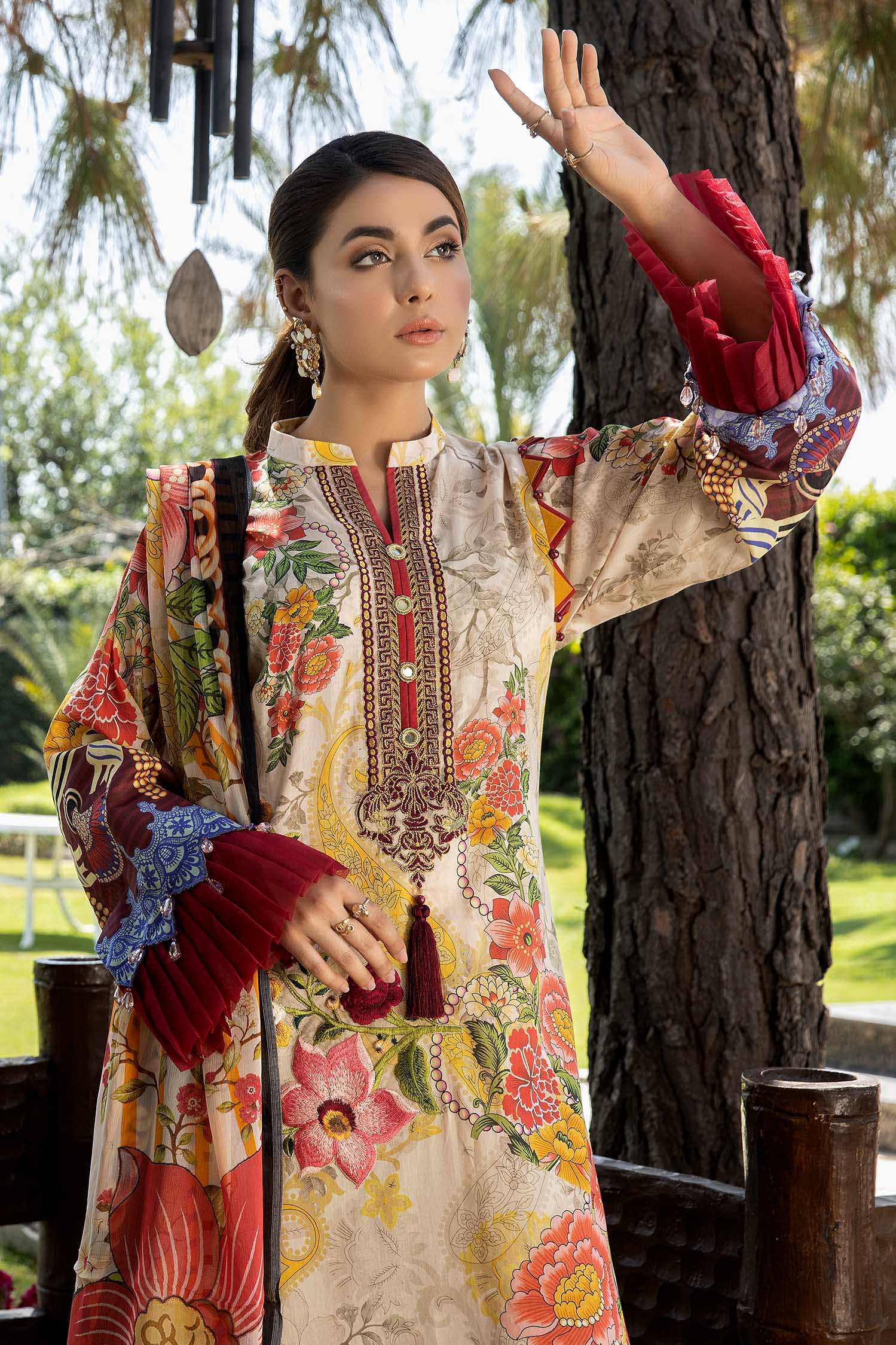 Extravagant Grace - Exclusive Unstitched Lawn - Image 3