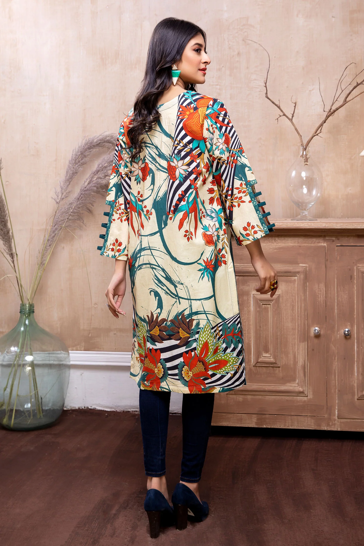 Fragrant Daphne - Printed Cambric Stitched Kurti - Image 2